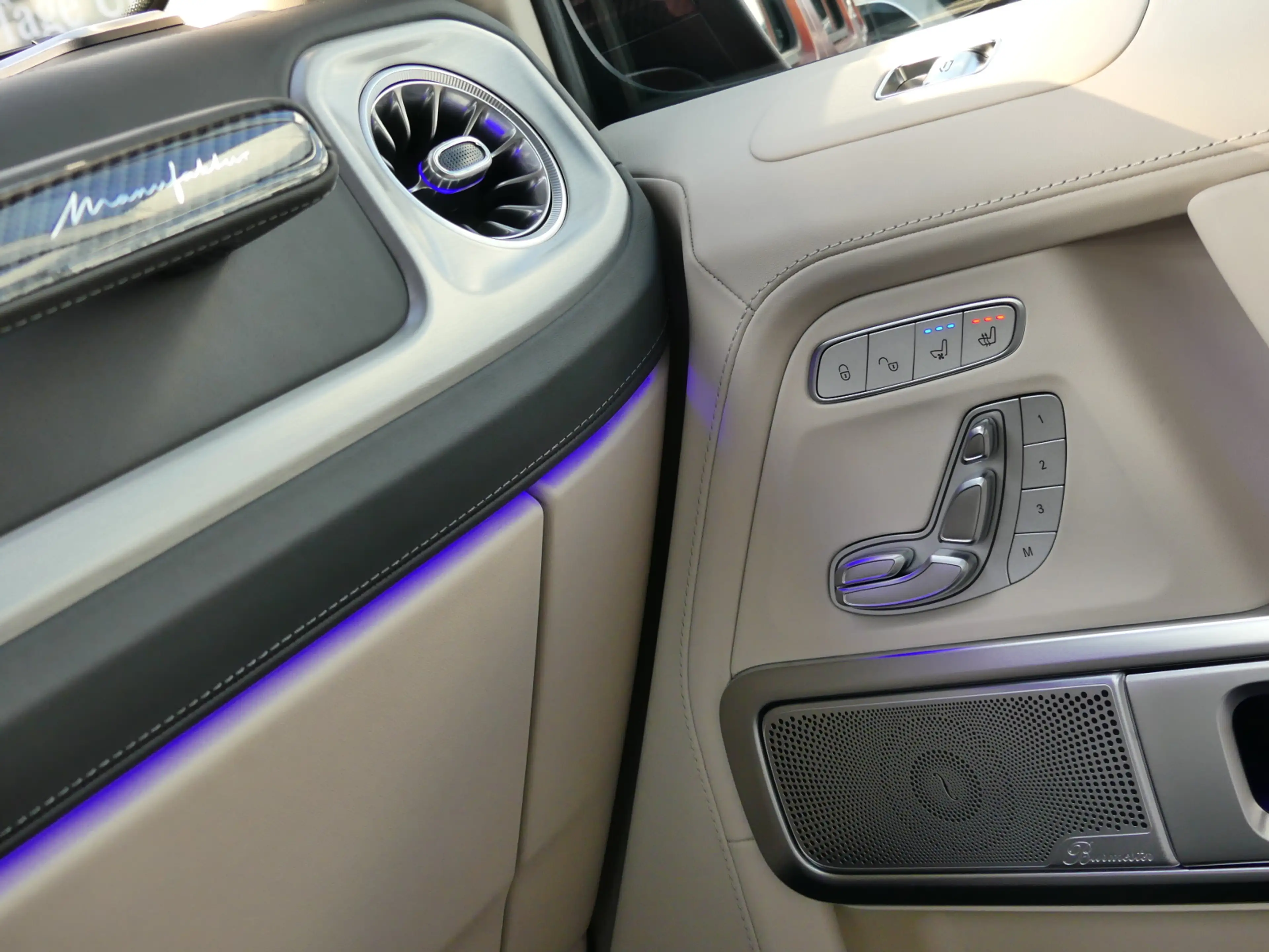 Mercedes-Benz G 63 AMG G 63 AMG +VollAusstattung+Holzboden+G-Maufaktur+ — photo 15