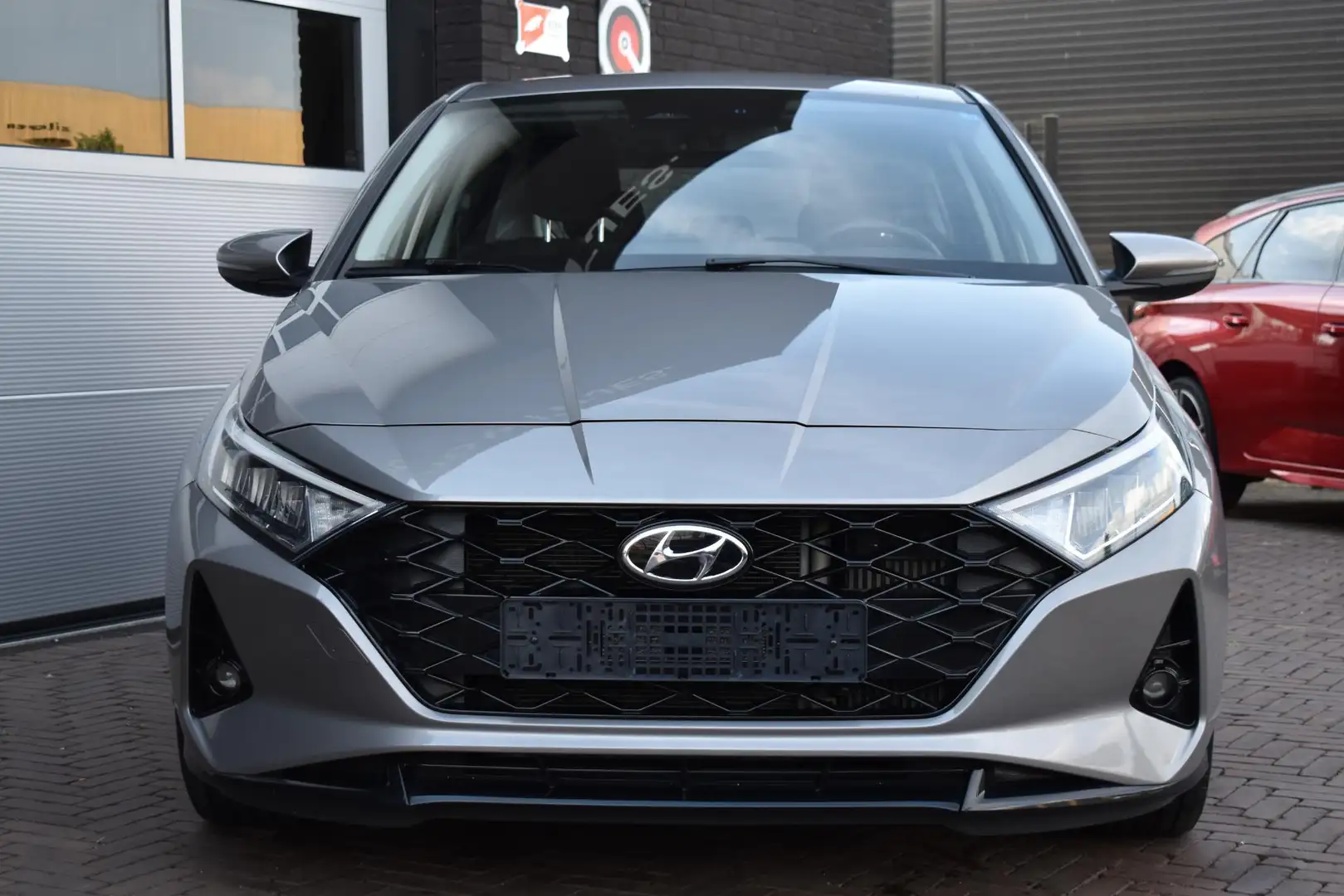 Hyundai i20 1.0 T-GDI 100 PK Aut. Comfort | Carplay | Camera | Grijs - 2