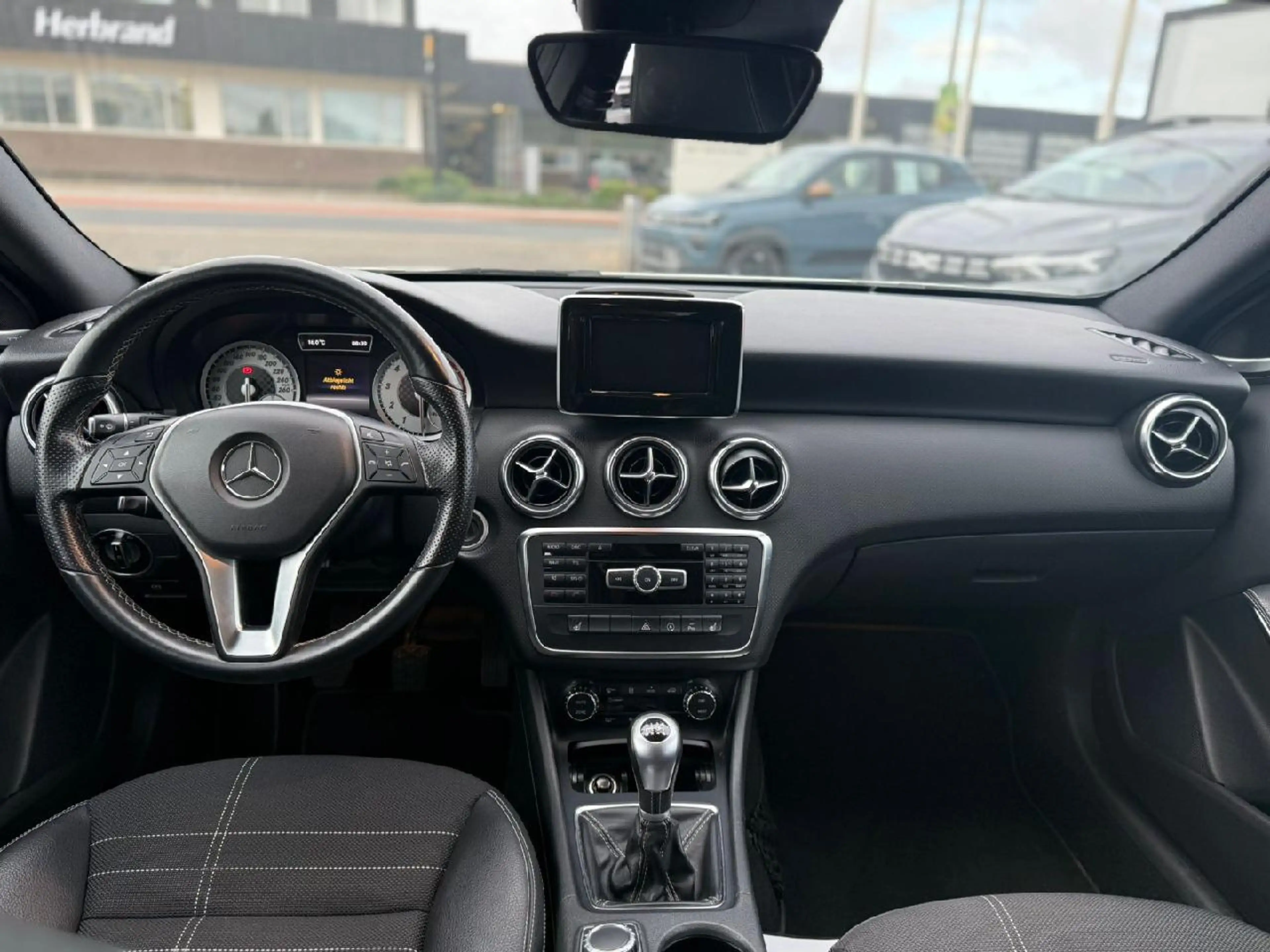 Mercedes-Benz A 200 A 200 BlueEfficiency — photo 8
