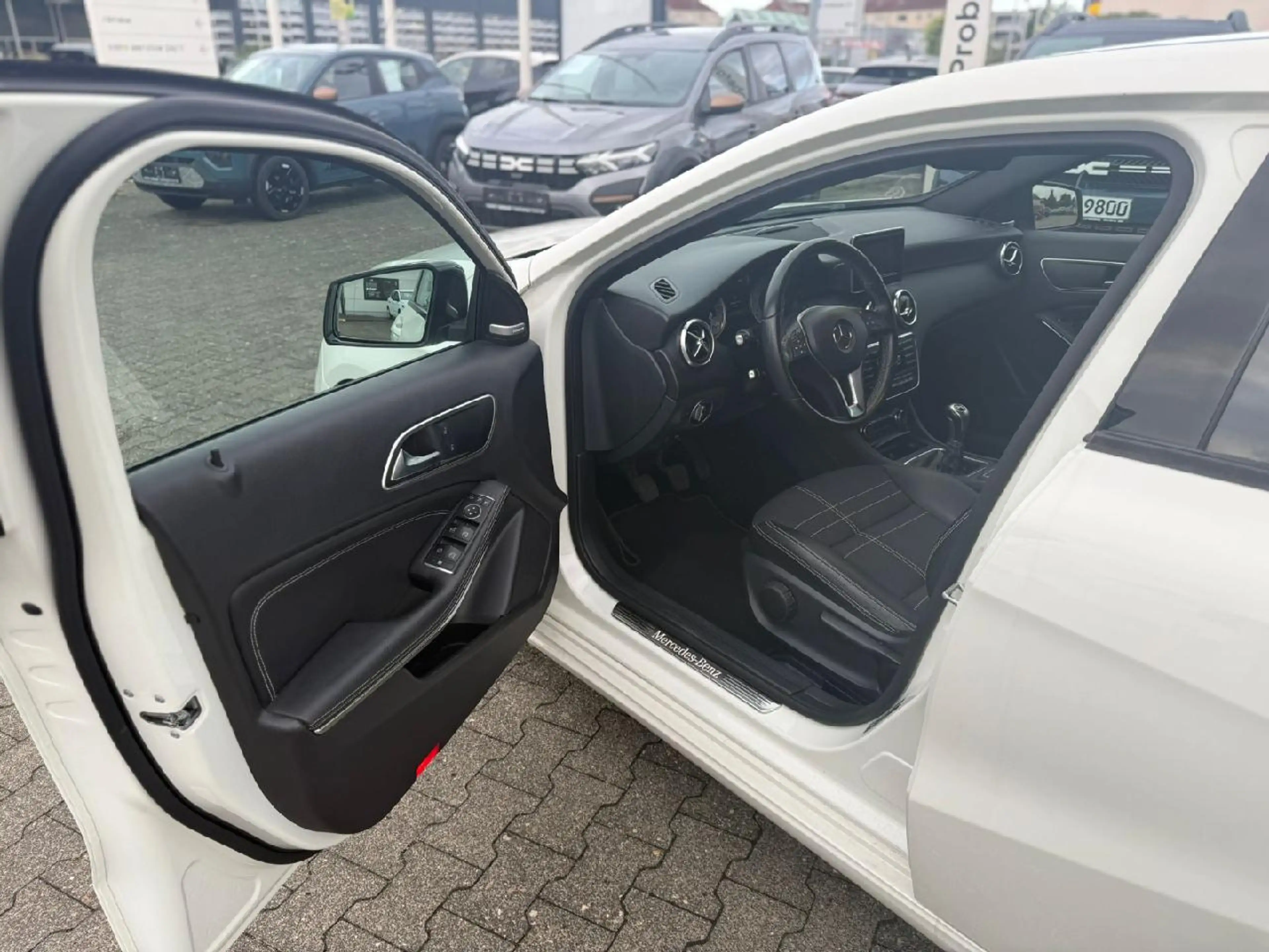 Mercedes-Benz A 200 A 200 BlueEfficiency — photo 5