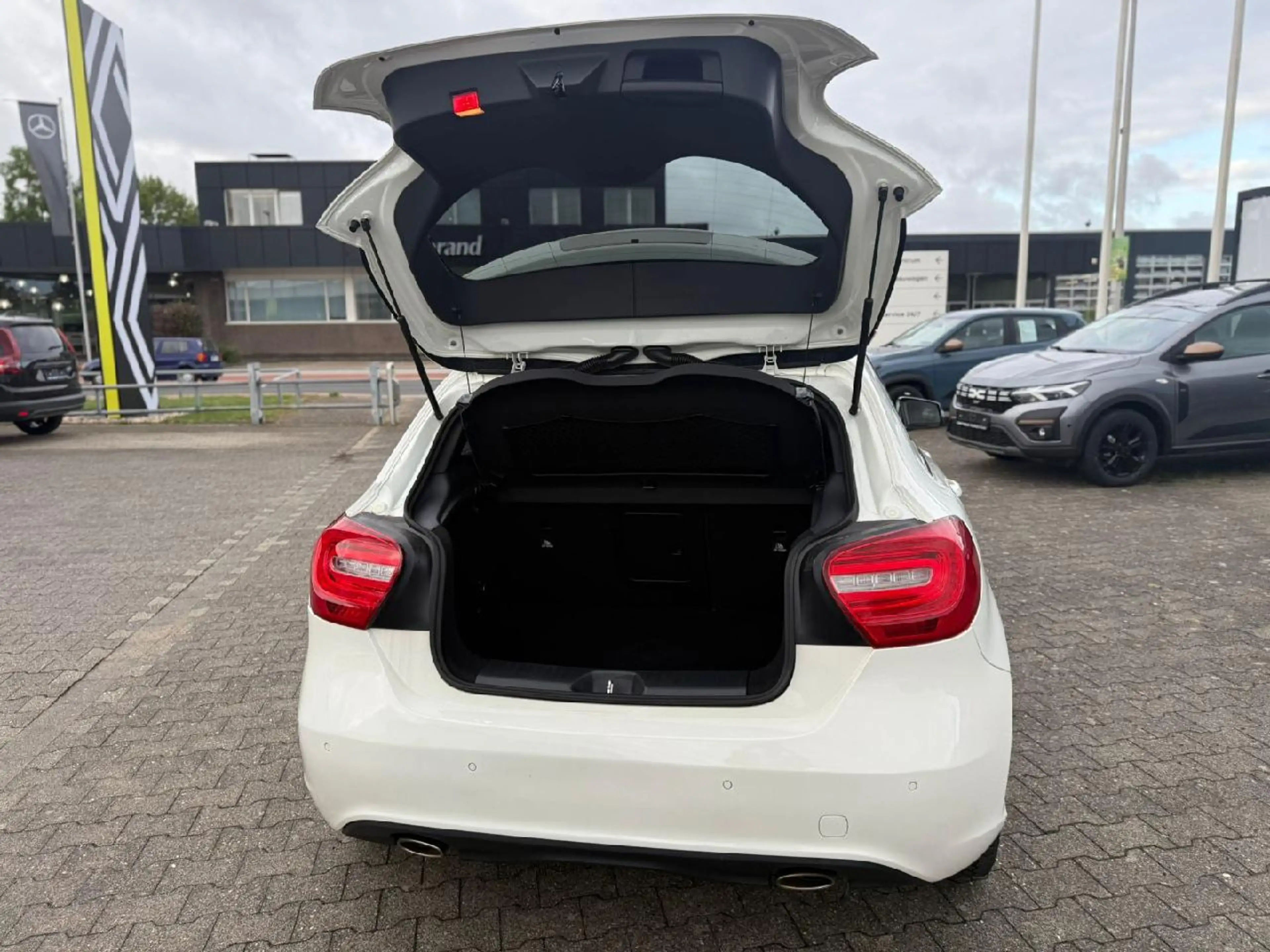 Mercedes-Benz A 200 A 200 BlueEfficiency — photo 6