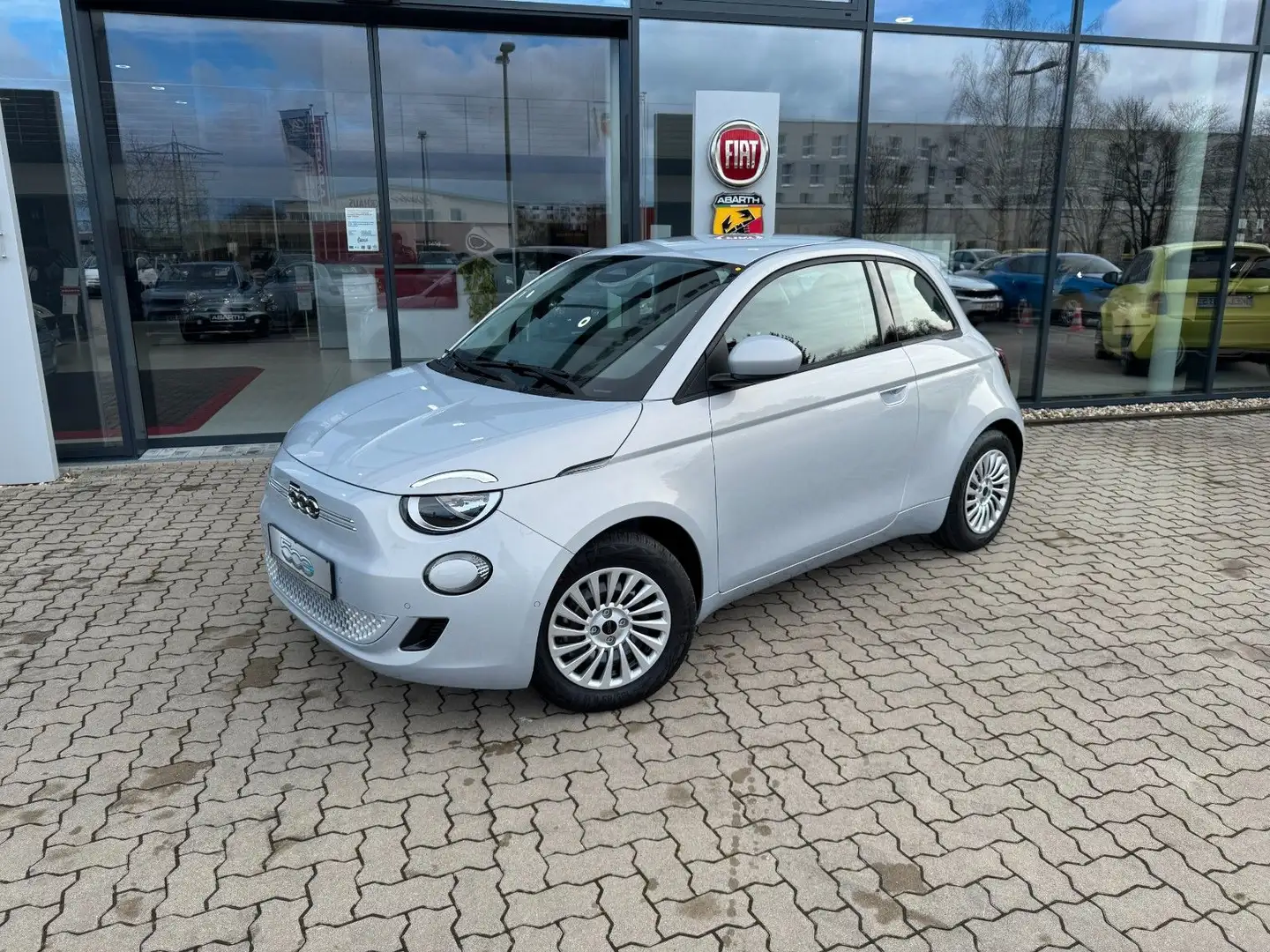 Fiat 500e großer Akku + KomfotPaket + 4 JahreGarantie Blauw - 1