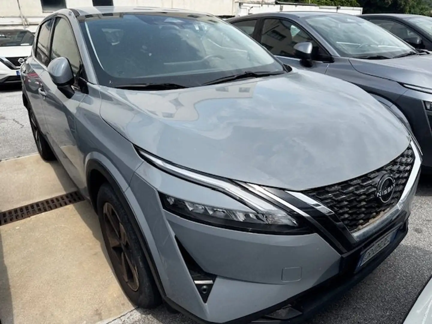 Nissan Qashqai 1.3 mhev N-Connecta 2WD 140cv Aziendale Grijs - 1