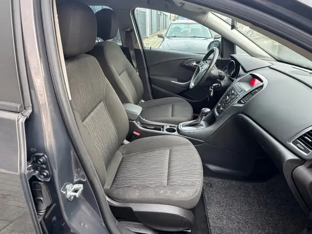 Opel Astra view 10