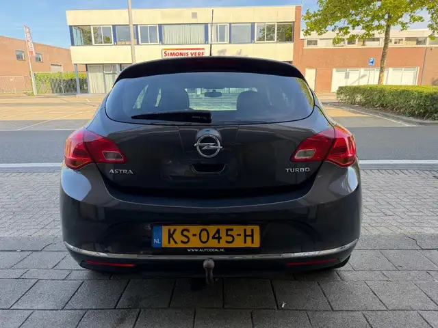 Opel Astra view 7
