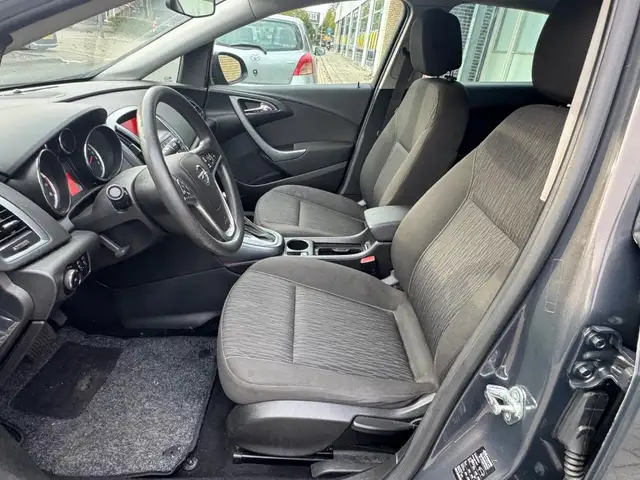 Opel Astra view 11
