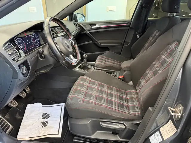 Volkswagen Golf view 7