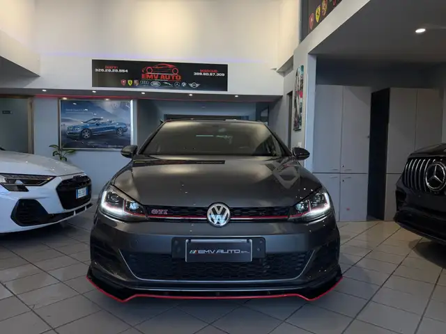Volkswagen Golf view 2