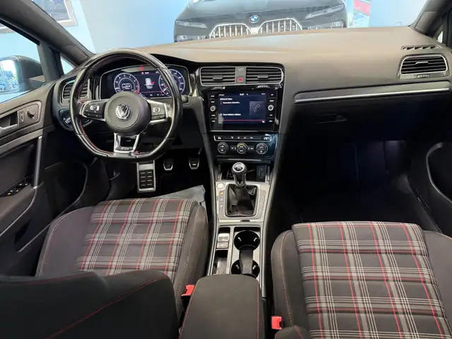 Volkswagen Golf view 9