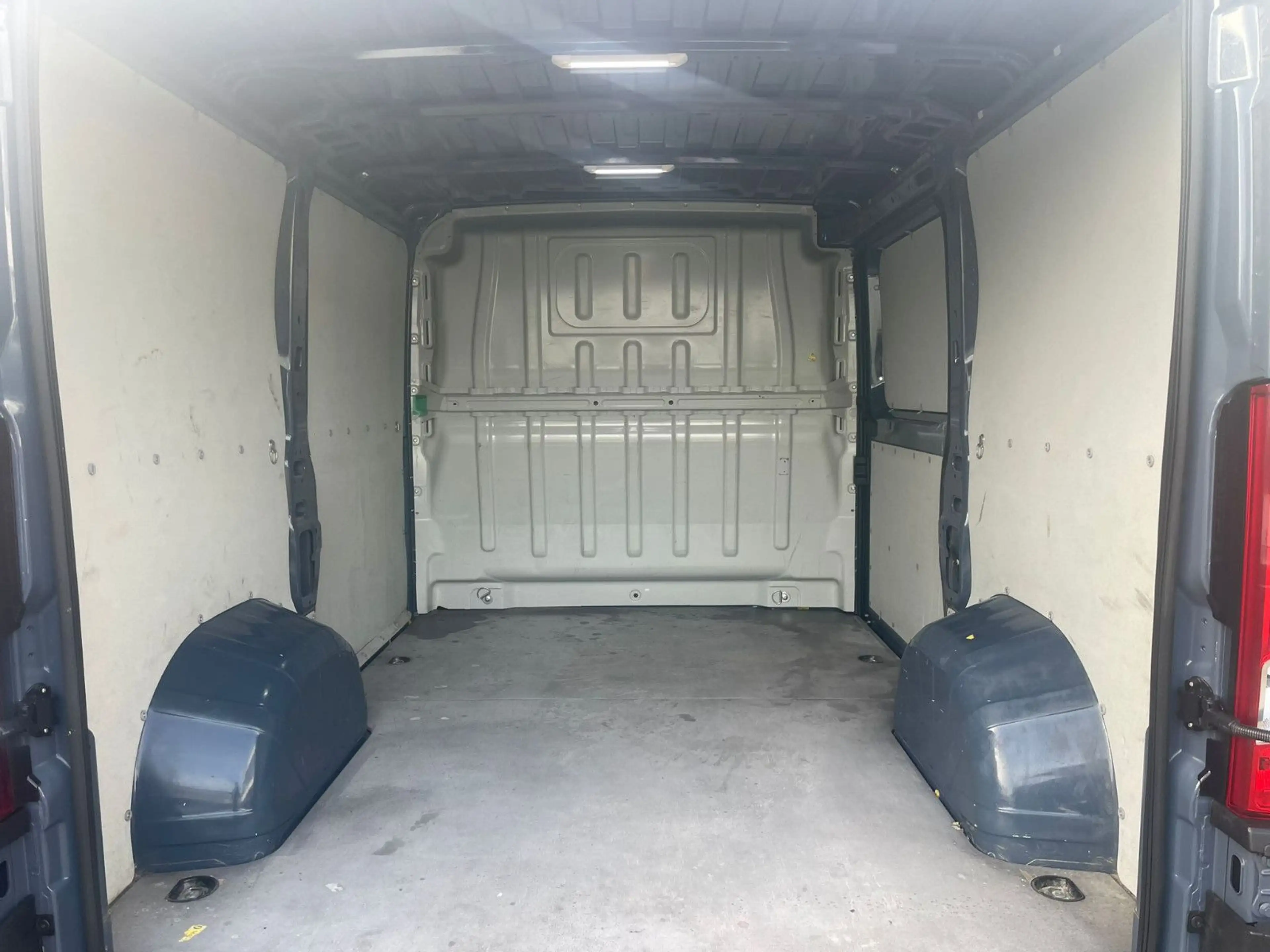 Peugeot Boxer 2.2 HDI Kasten*L1H1*KLIMA*KAMERA*GARANTIE — photo 11