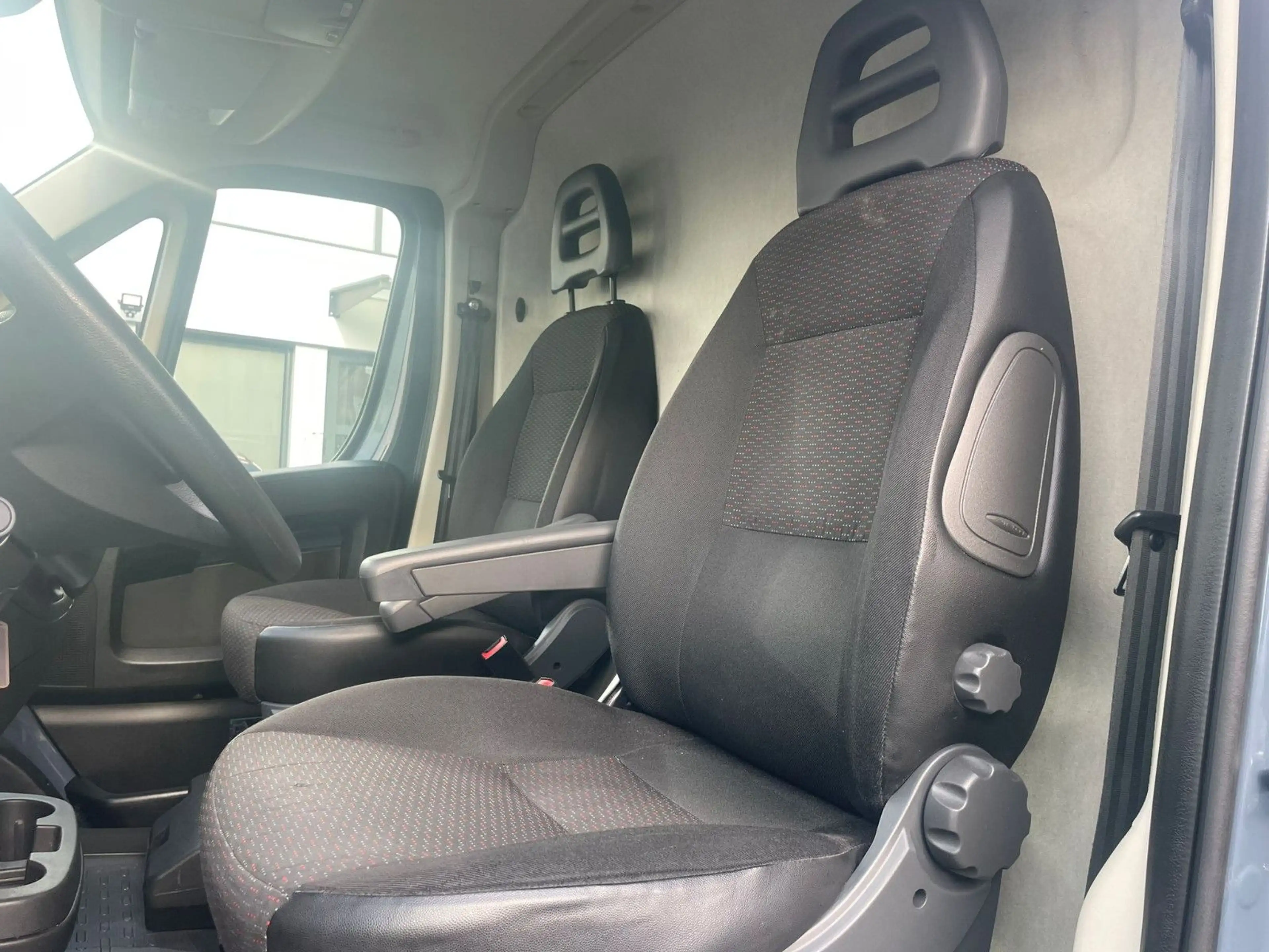 Peugeot Boxer 2.2 HDI Kasten*L1H1*KLIMA*KAMERA*GARANTIE — photo 9