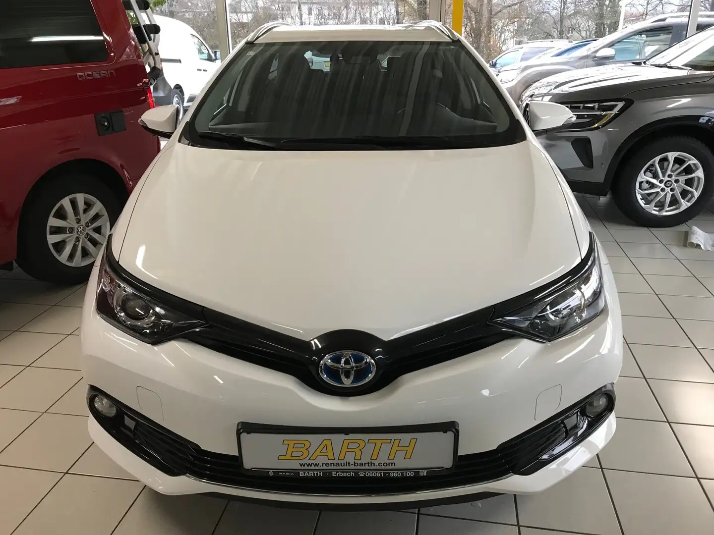 Toyota Auris Touring Sports Hybrid Team D Weiß - 2