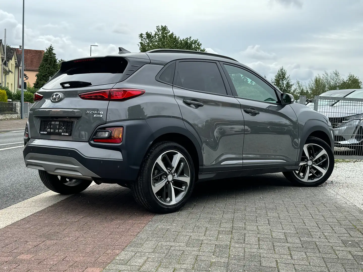 Hyundai KONA Premium 4WD Spur+Totw Schiebedach Rkam HeadUp TOP Gris - 2