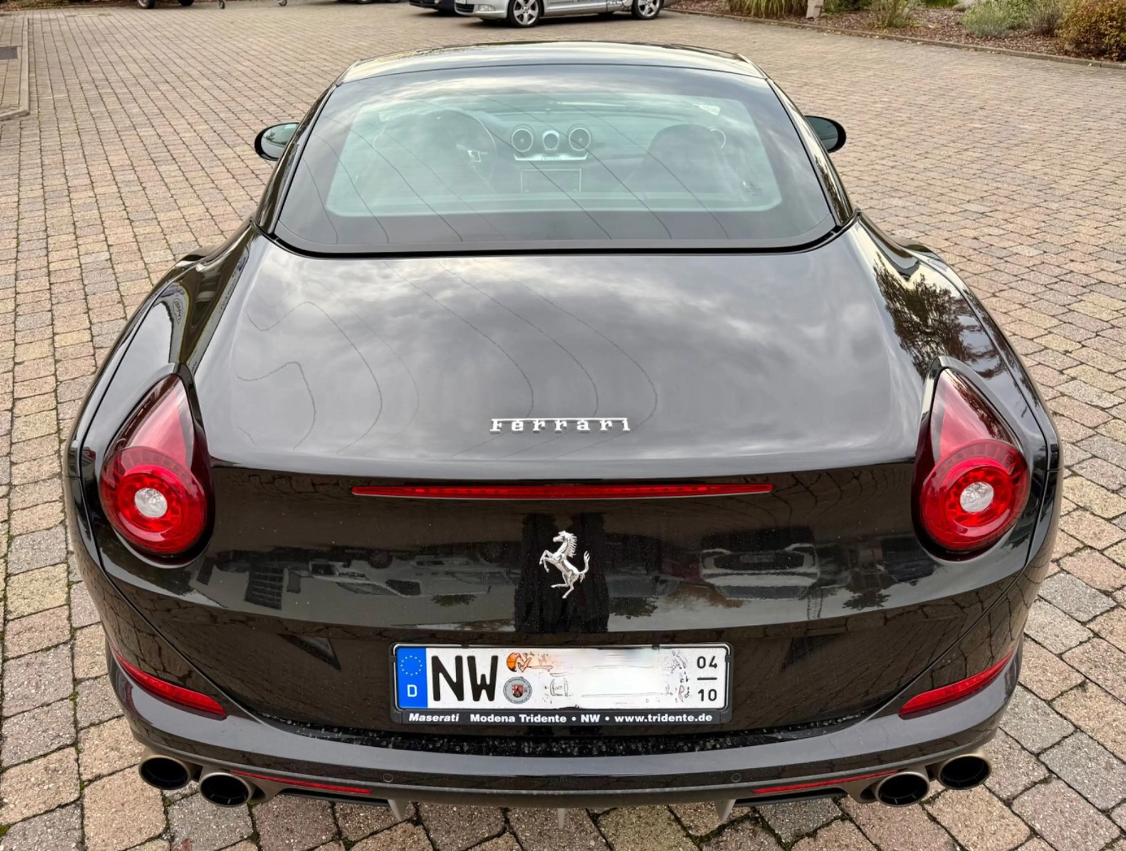 Ferrari California Turbo 3.9 viele Extras , wie neu — photo 4