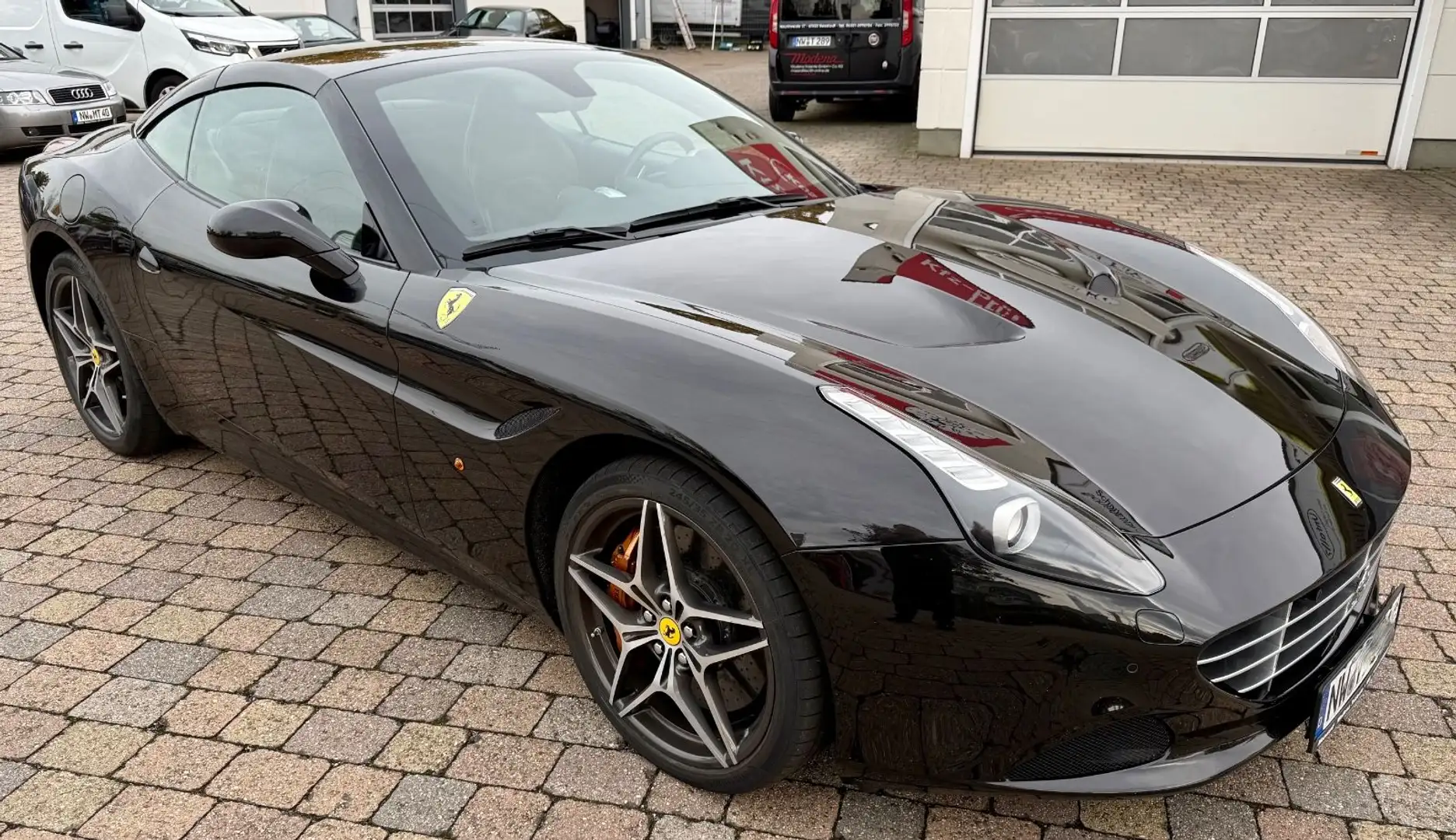 Ferrari California Turbo 3.9 viele Extras , wie neu Schwarz - 2