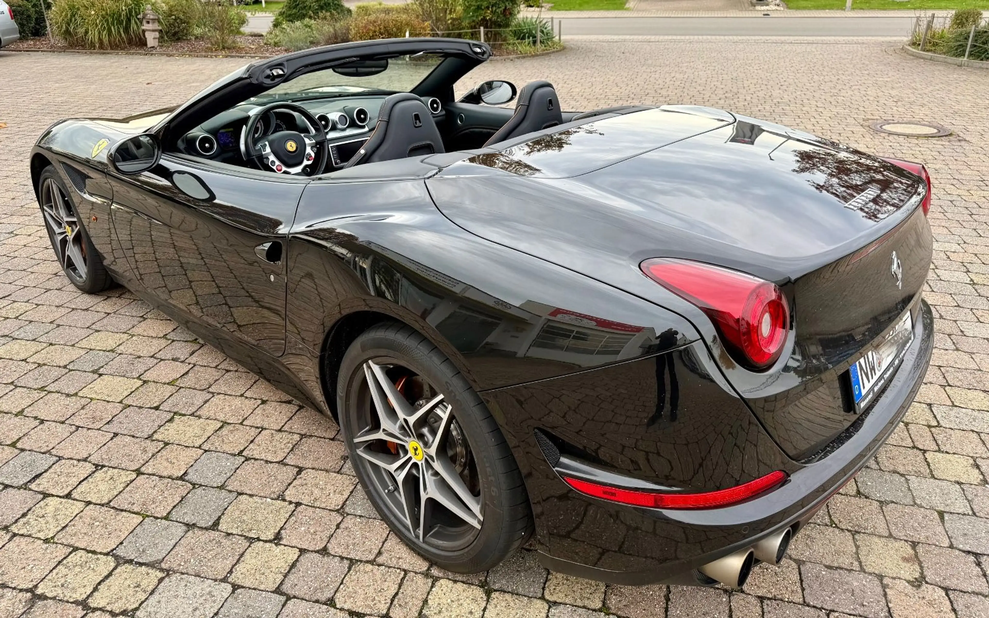 Ferrari California Turbo 3.9 viele Extras , wie neu — photo 12