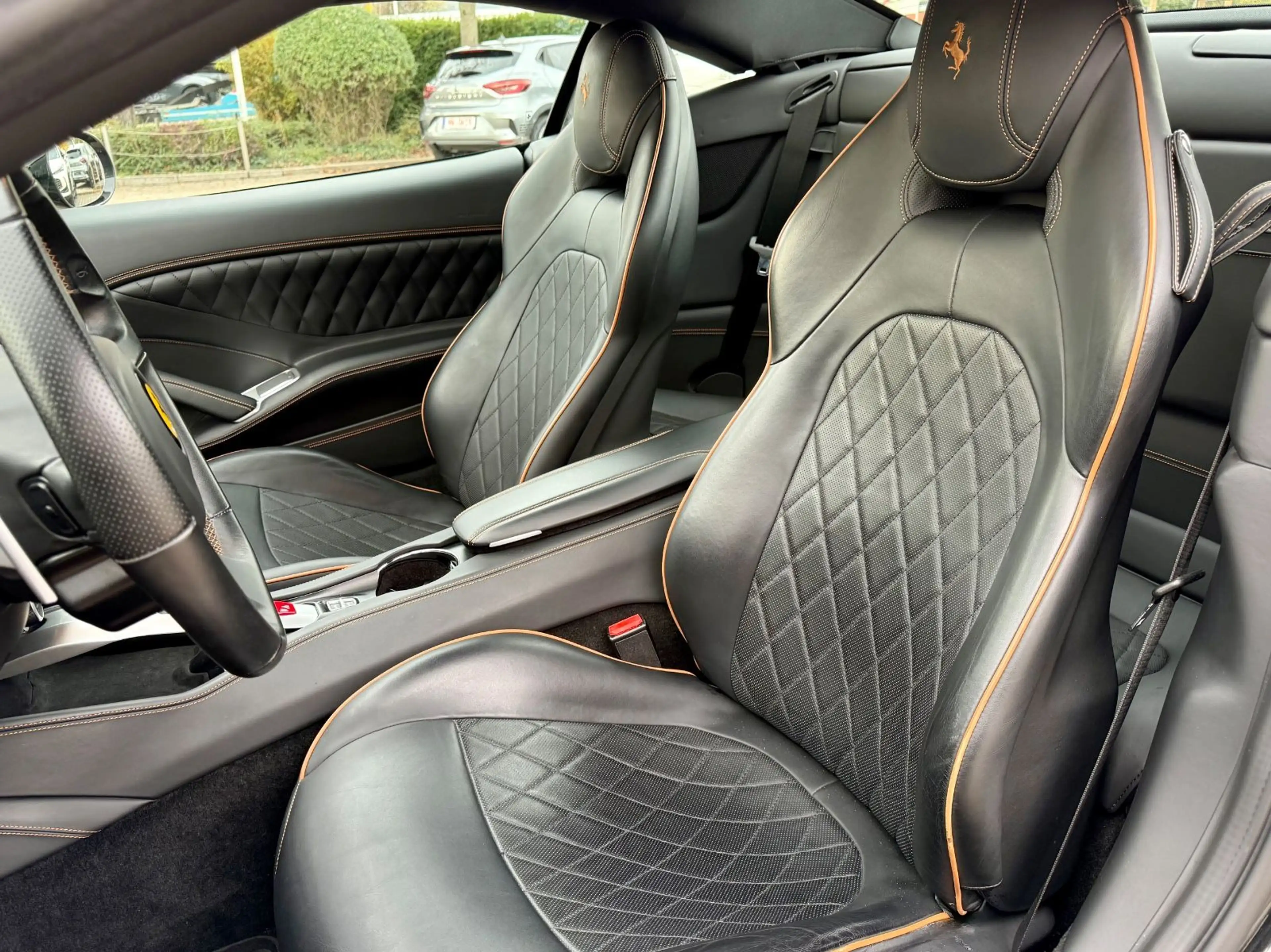 Ferrari California Turbo 3.9 viele Extras , wie neu — photo 8