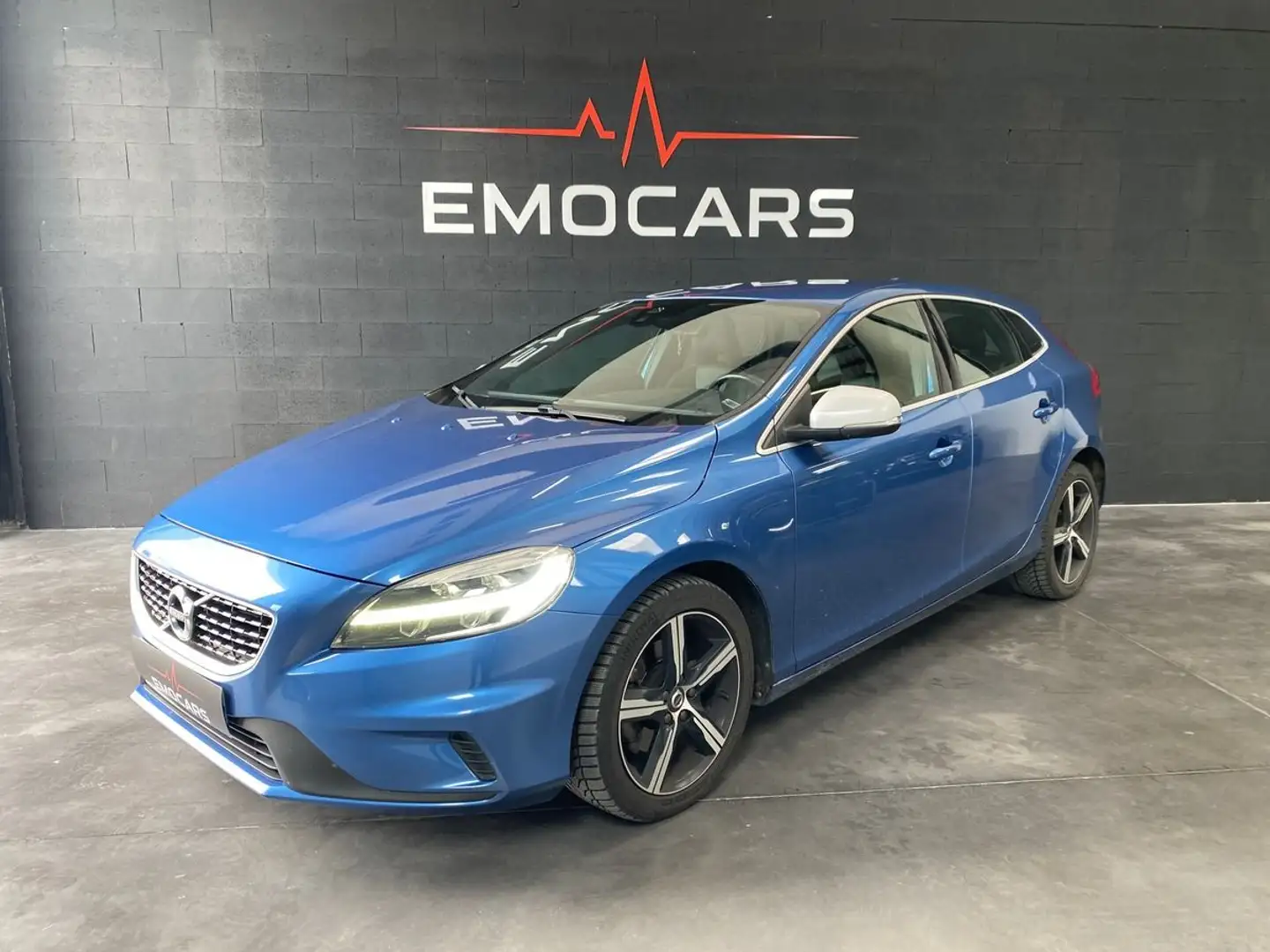 Volvo V40 T2 R design Bleu - 2