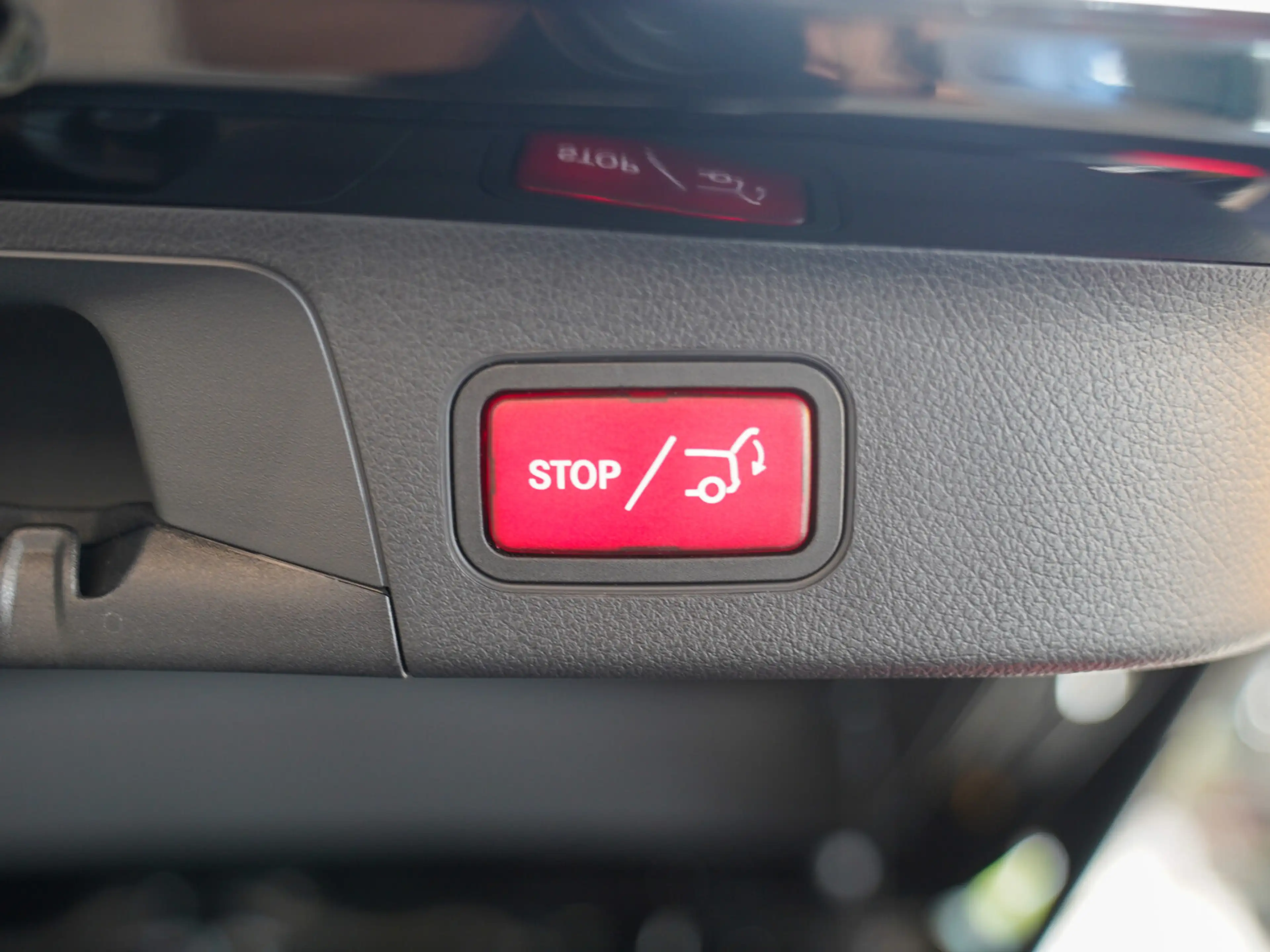 Mercedes-Benz EQA 300 EQA 300 4M Progressive CarPlay Kamera Totwinkel — photo 12