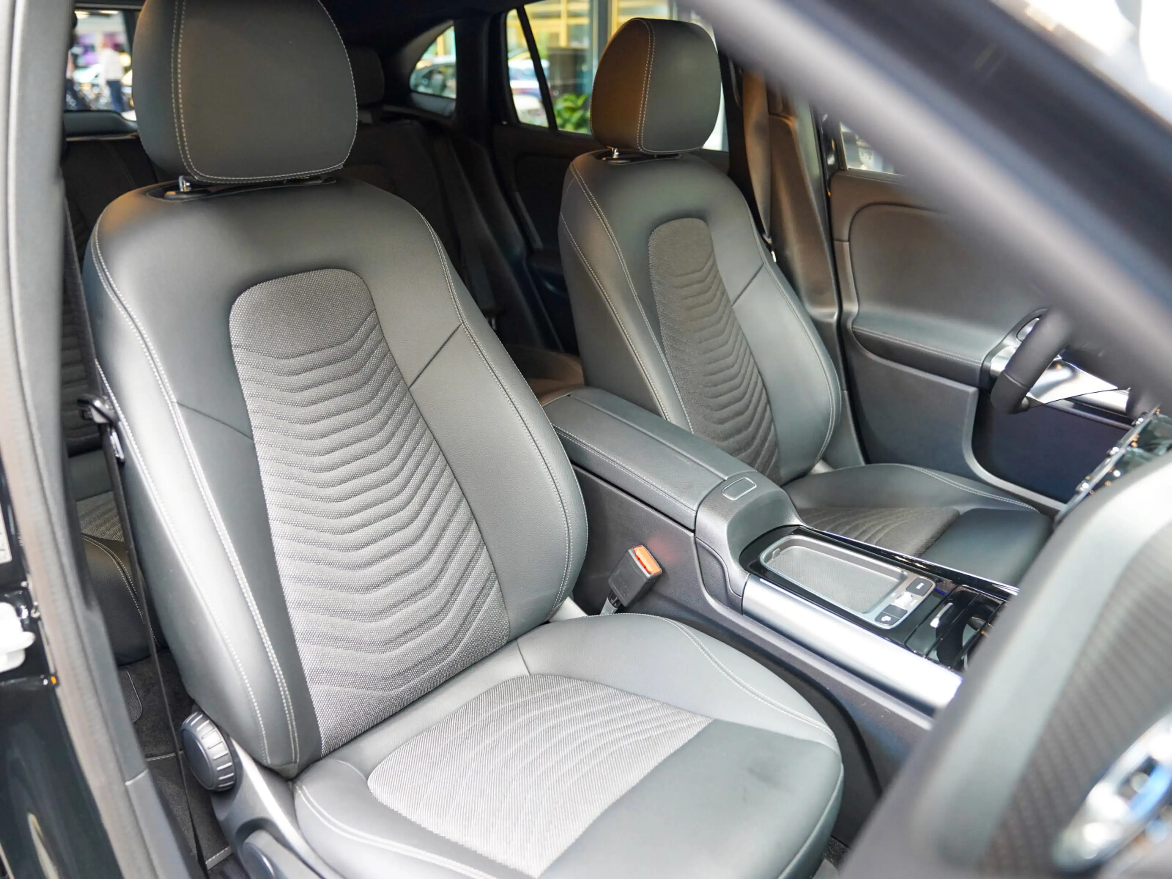 Mercedes-Benz EQA 300 EQA 300 4M Progressive CarPlay Kamera Totwinkel — photo 7