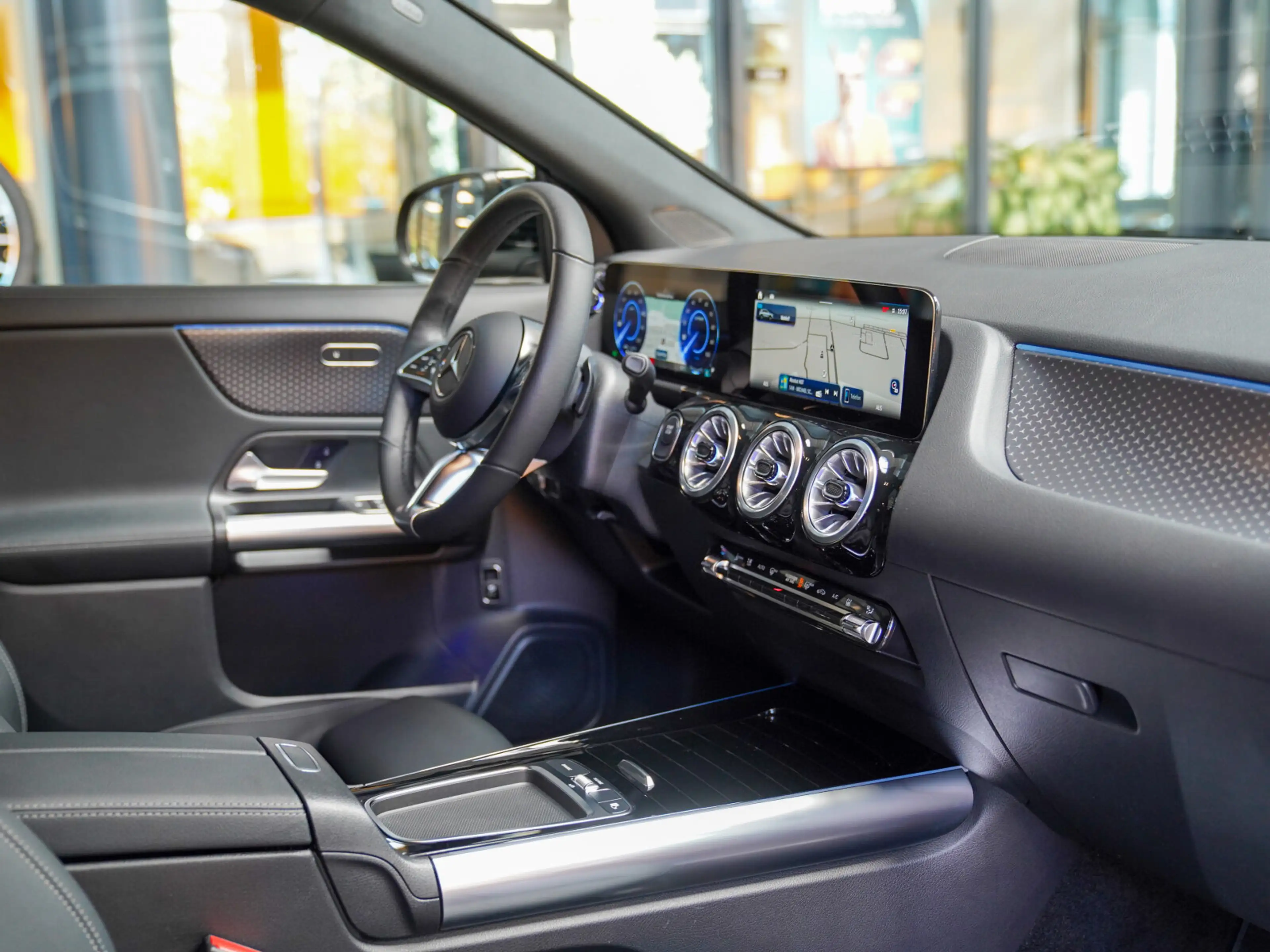 Mercedes-Benz EQA 300 EQA 300 4M Progressive CarPlay Kamera Totwinkel — photo 8