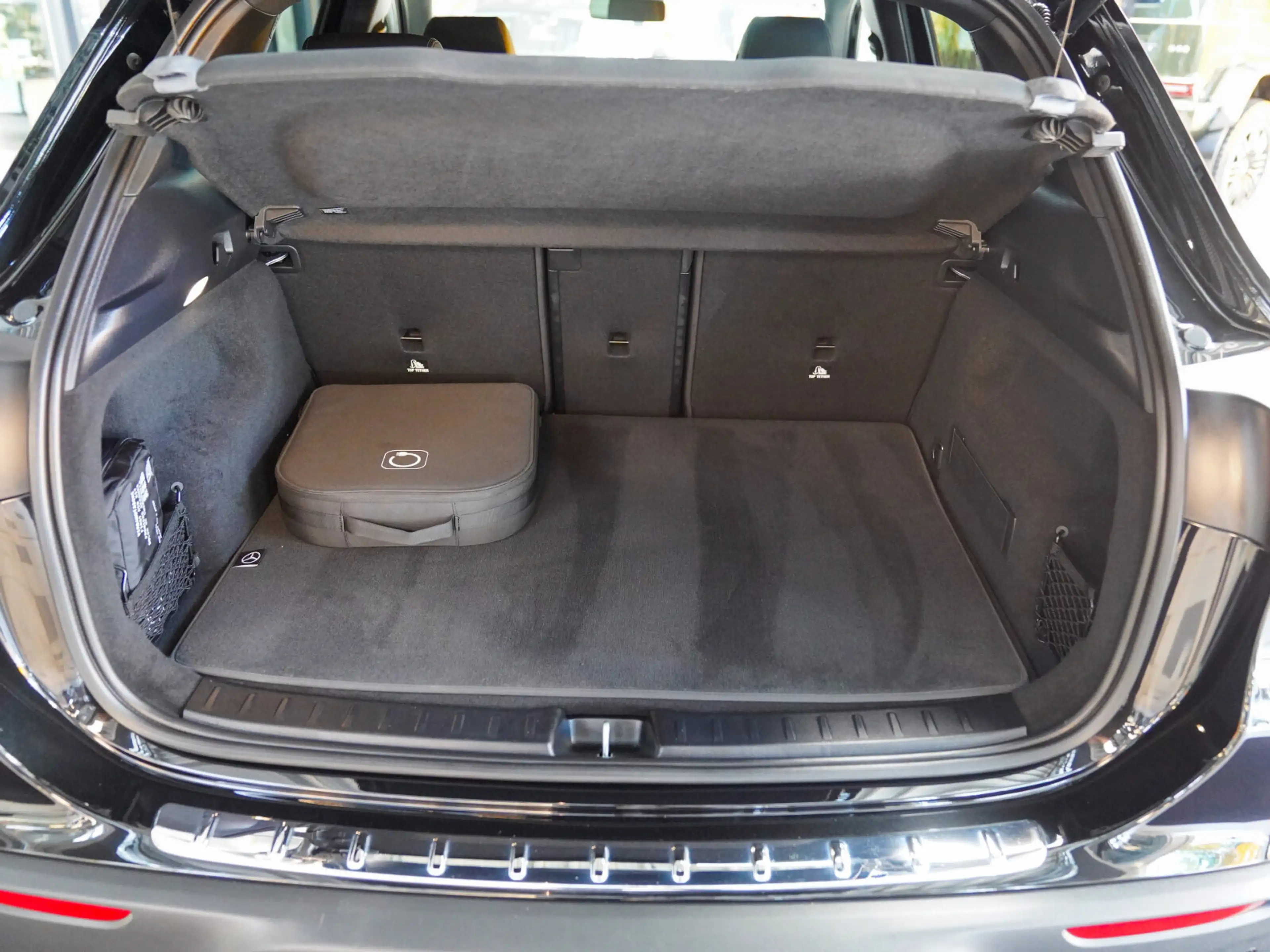 Mercedes-Benz EQA 300 EQA 300 4M Progressive CarPlay Kamera Totwinkel — photo 11