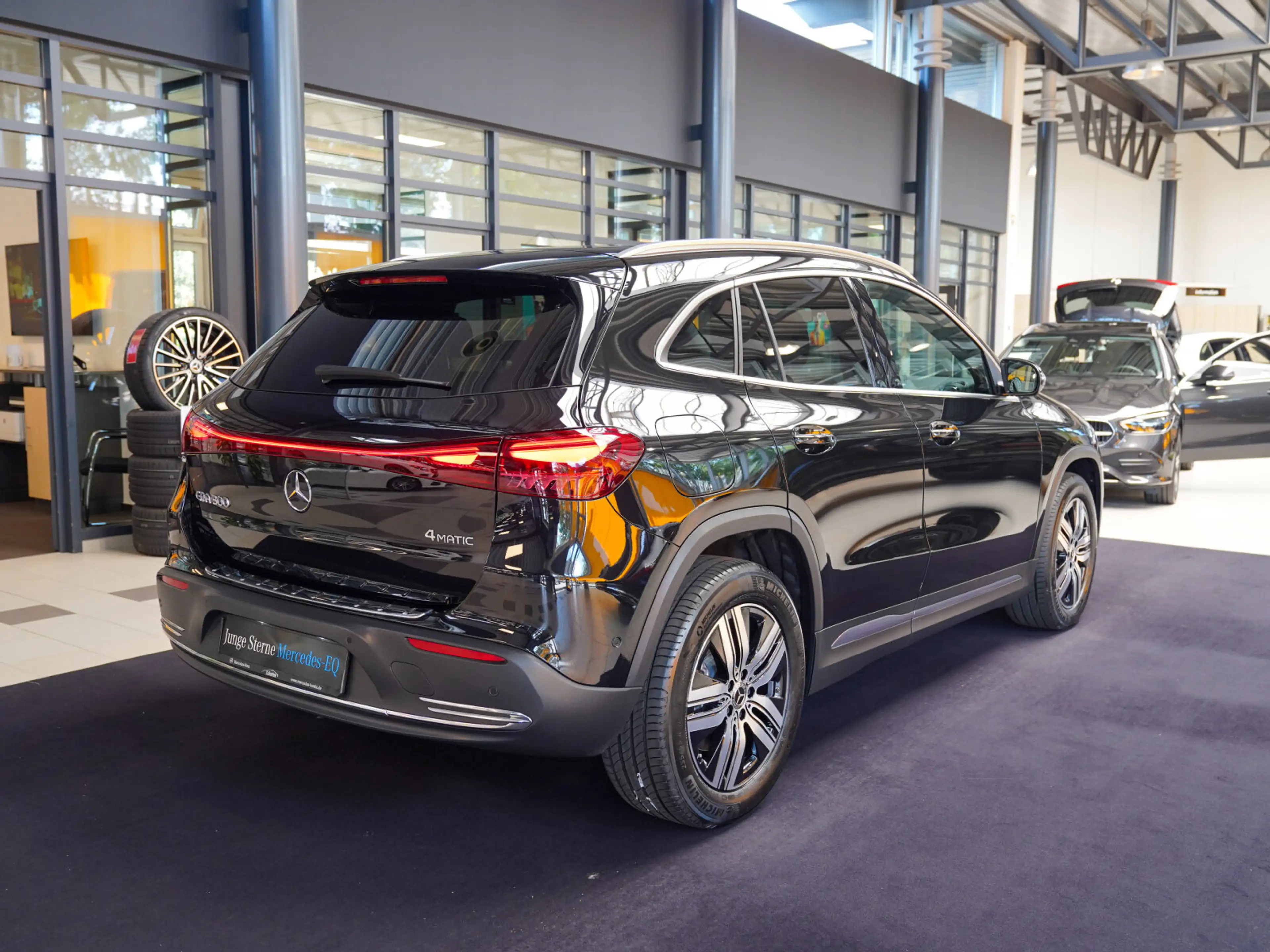 Mercedes-Benz EQA 300 EQA 300 4M Progressive CarPlay Kamera Totwinkel — photo 3