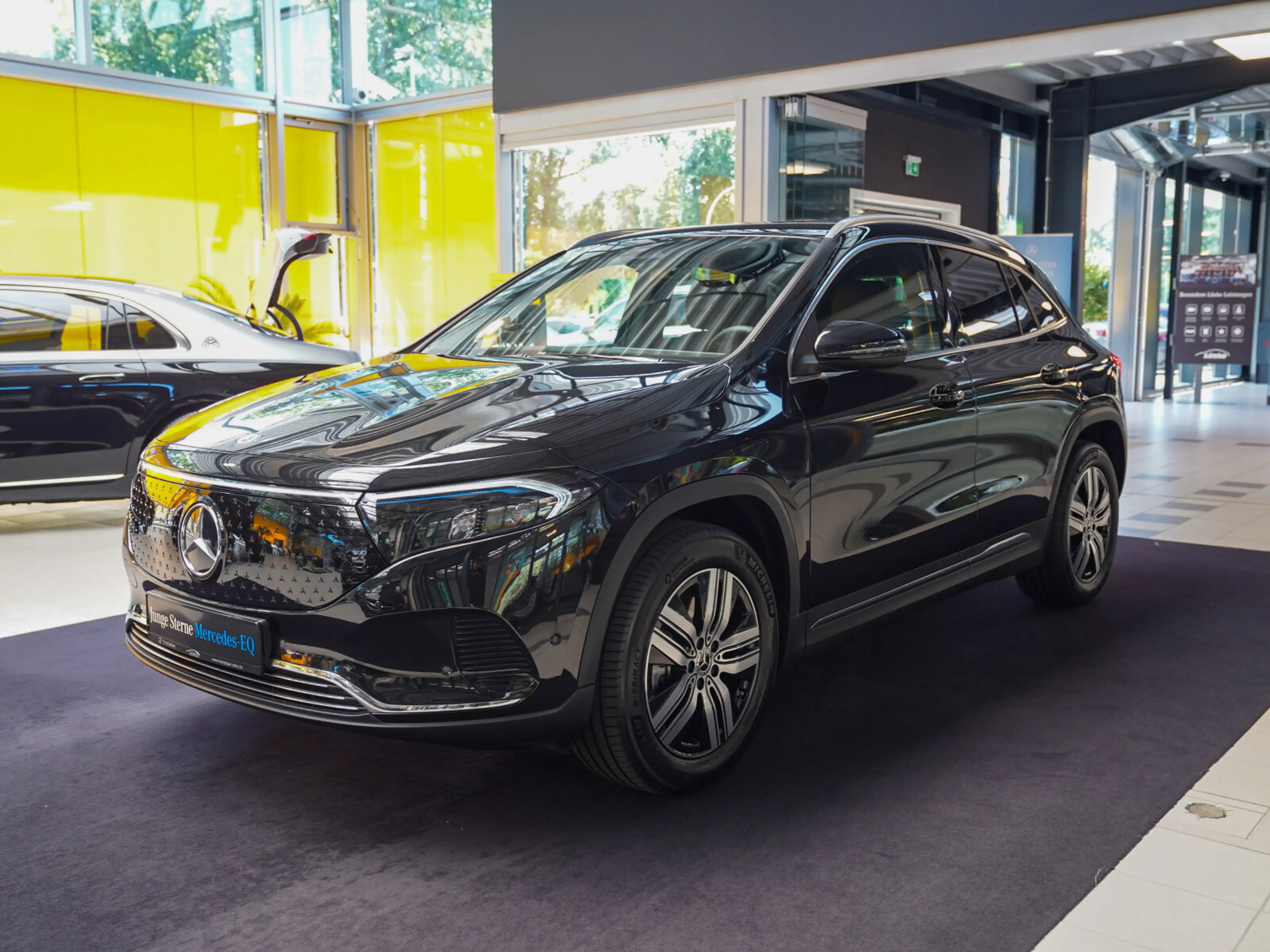 Mercedes-Benz EQA 300 EQA 300 4M Progressive CarPlay Kamera Totwinkel — photo 5