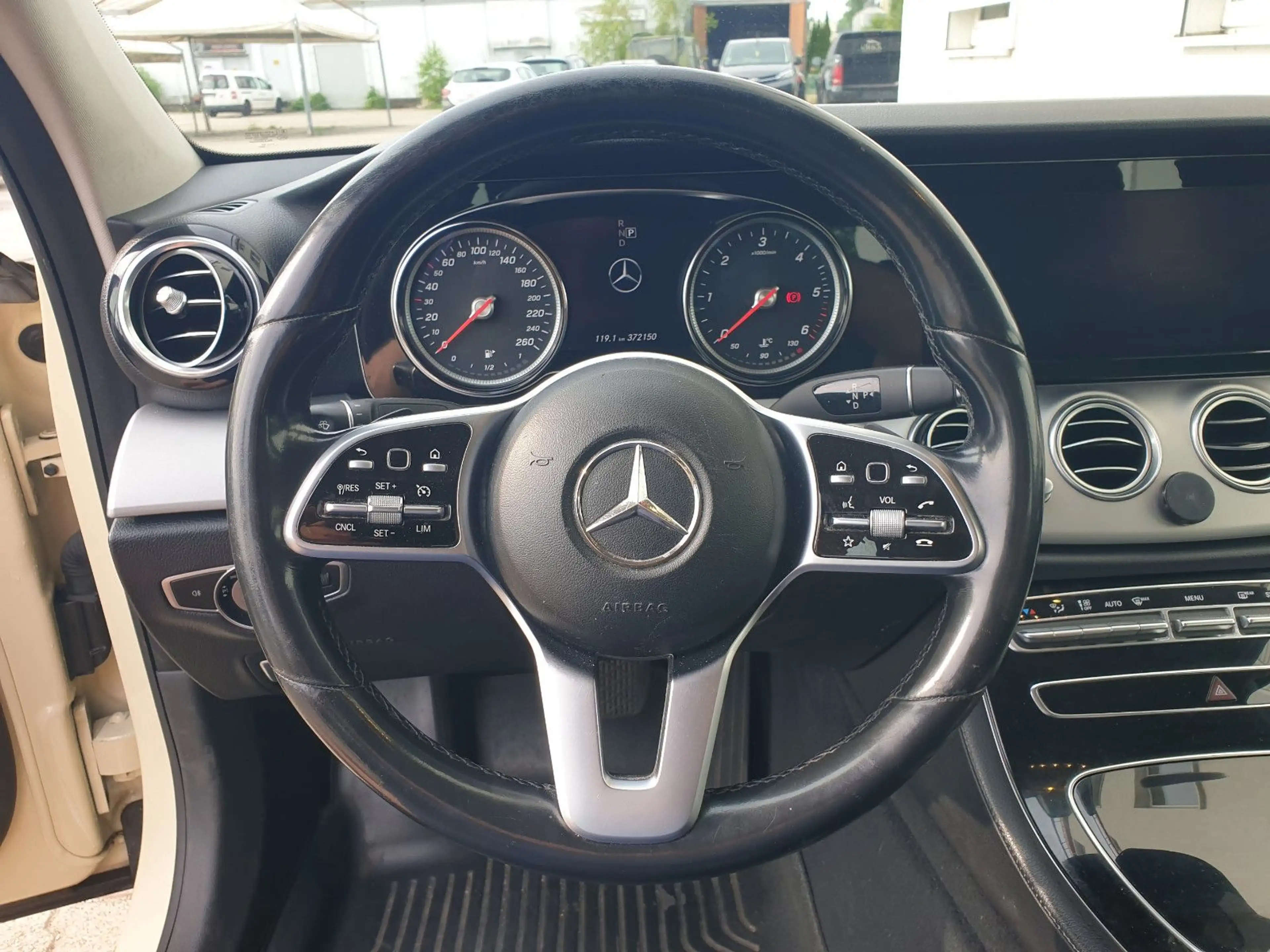 Mercedes-Benz E 200 E Limousine E 200 d/Comand/LED/RFK — photo 13