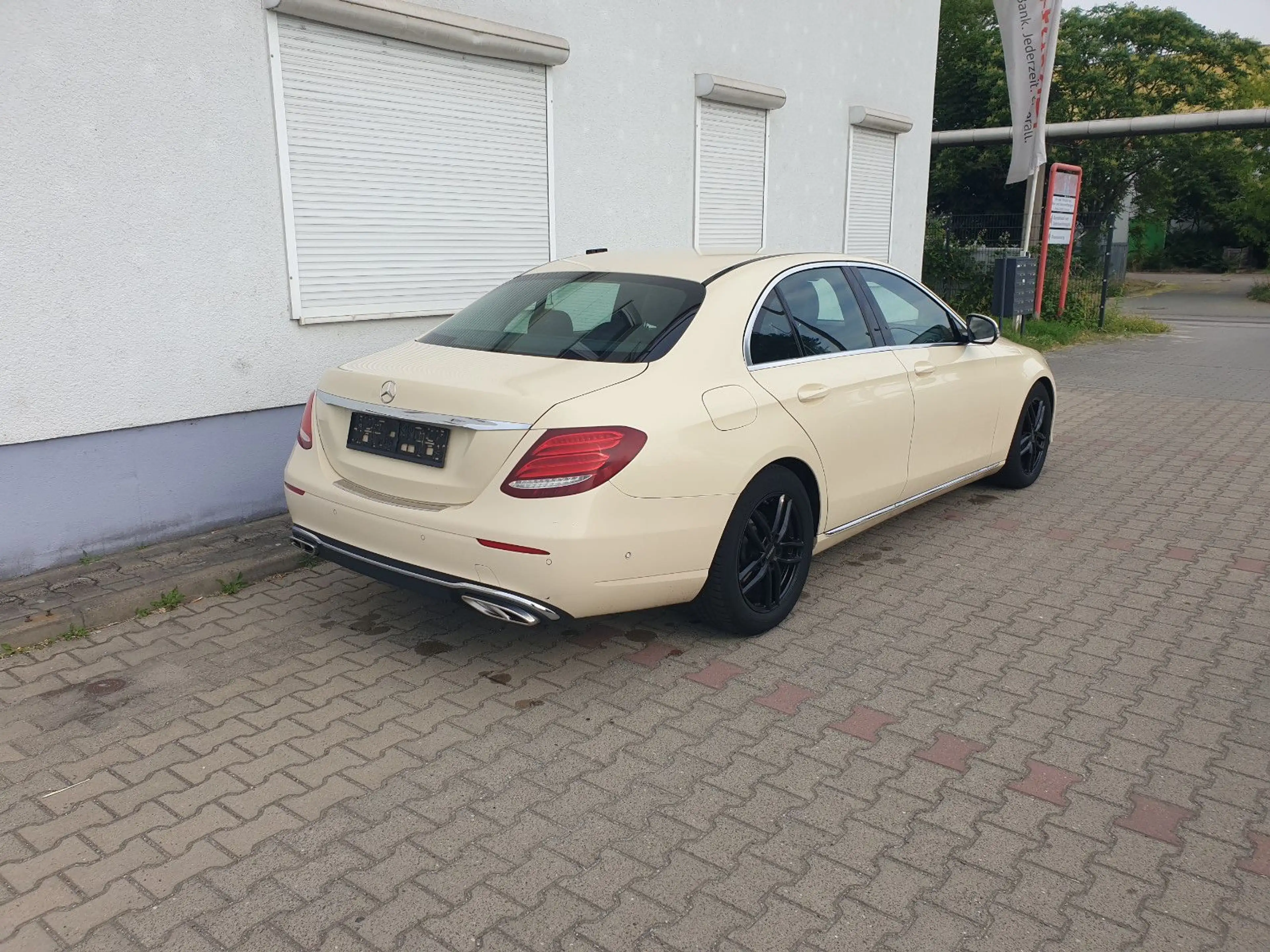 Mercedes-Benz E 200 E Limousine E 200 d/Comand/LED/RFK — photo 4
