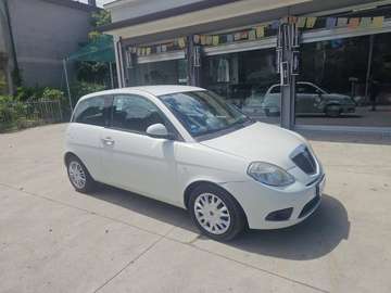 Ypsilon II 2007 1.2 8v E-Collection
