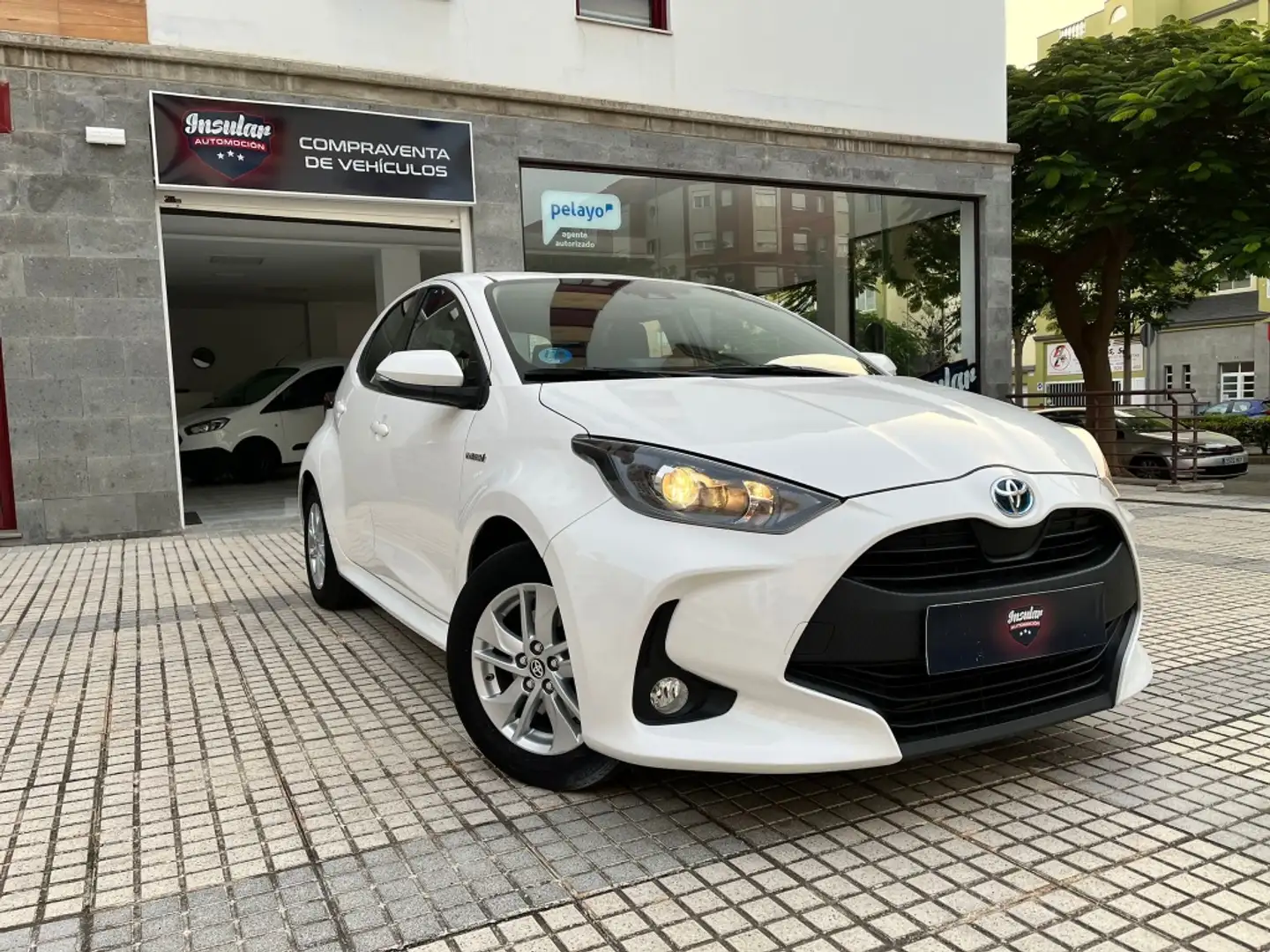 Toyota Yaris 120H 1.5 Active Plus - 1