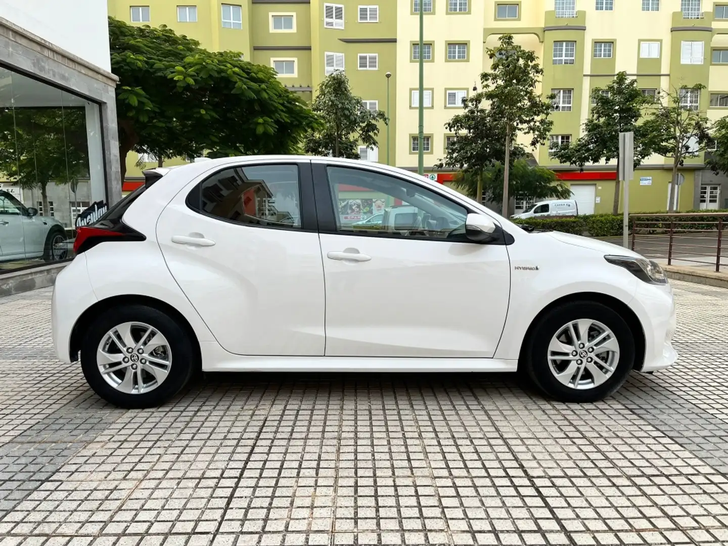 Toyota Yaris 120H 1.5 Active Plus - 2