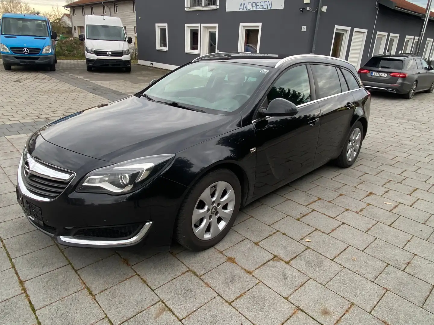 Opel Insignia Business Edition Schwarz - 1