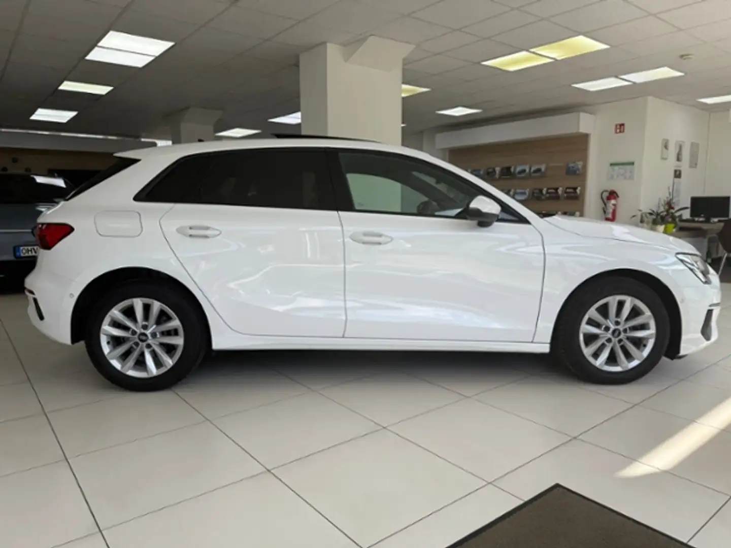 Audi A3 Sportback 35 TFSI S tronic Panoramadach Blanc - 2