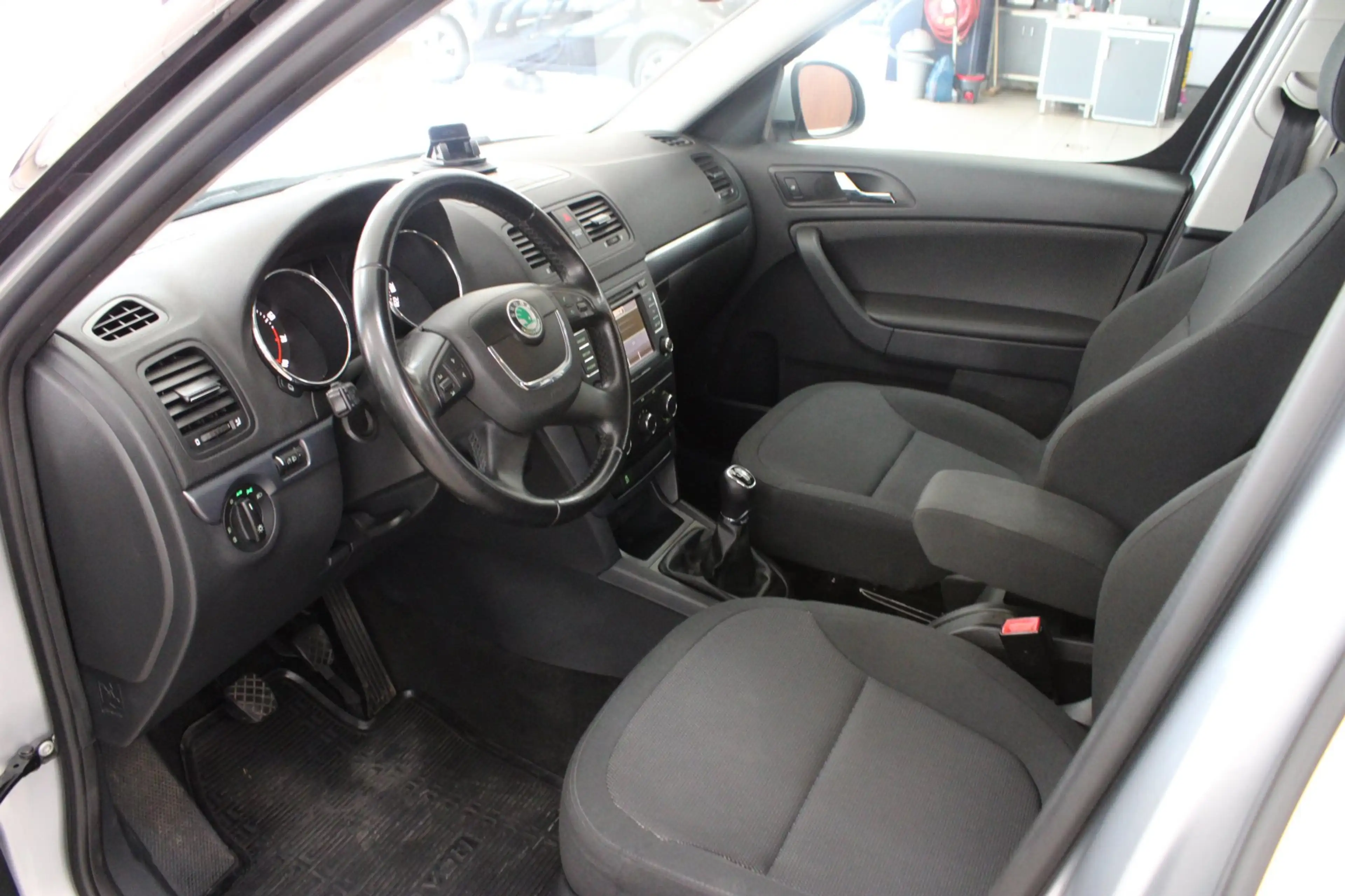 Skoda Yeti 1.2 TSI Sprint | Airco | Cruise Control | Parkeers — photo 17