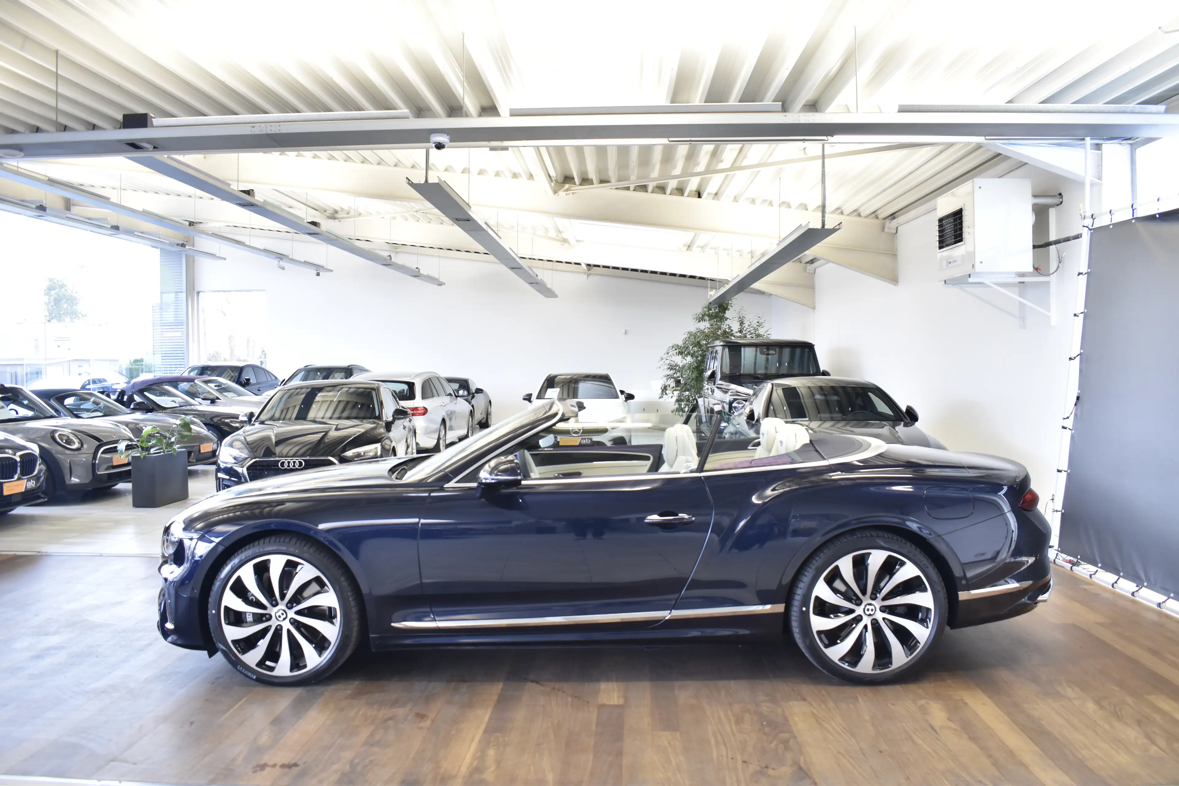 Bentley Continental GTC GTC, V8 HYBRIDE, B&O, LUCHTVERING, KEYLESS, 360° — photo 6