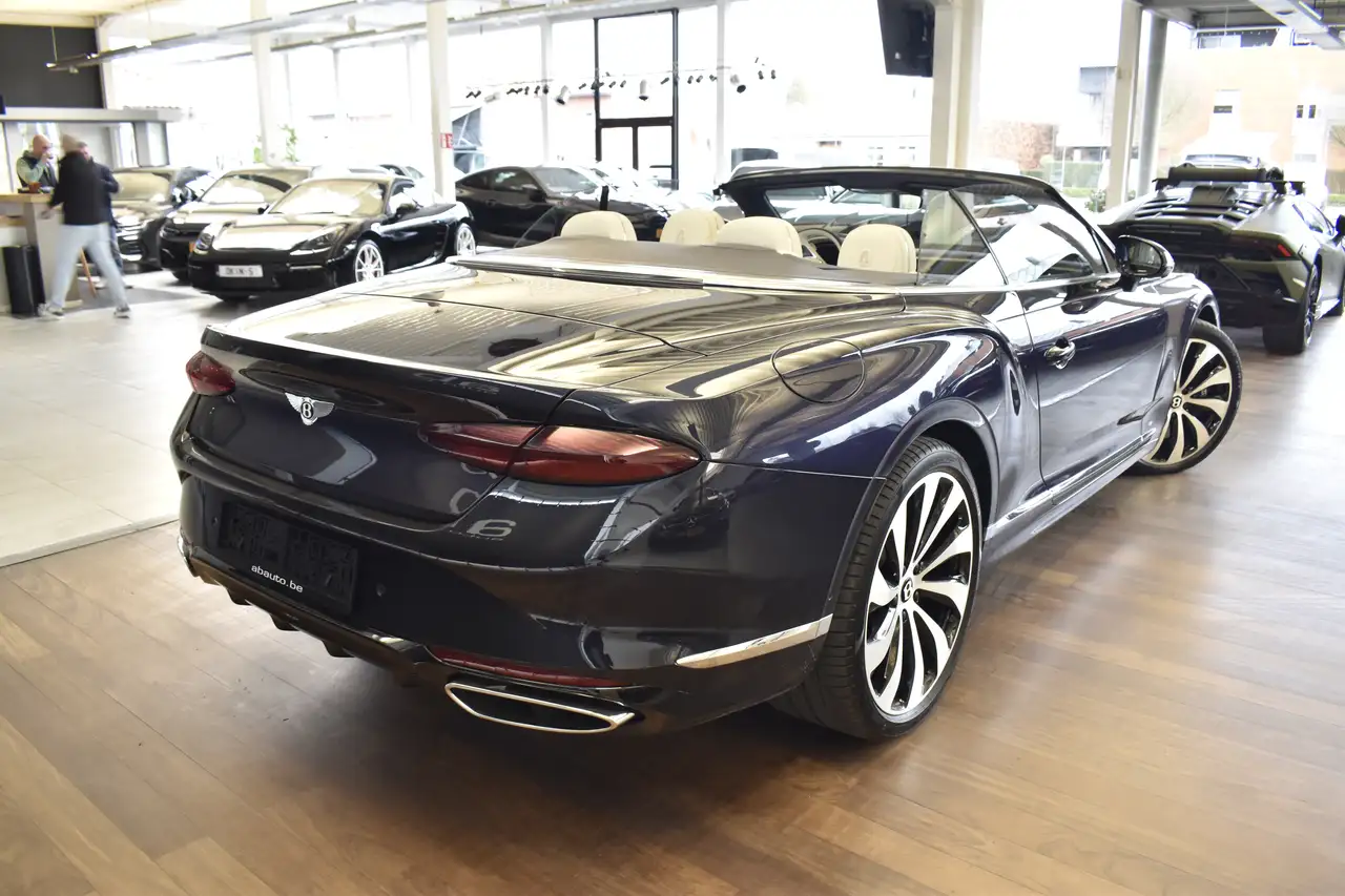 Bentley Continental GTC 2026