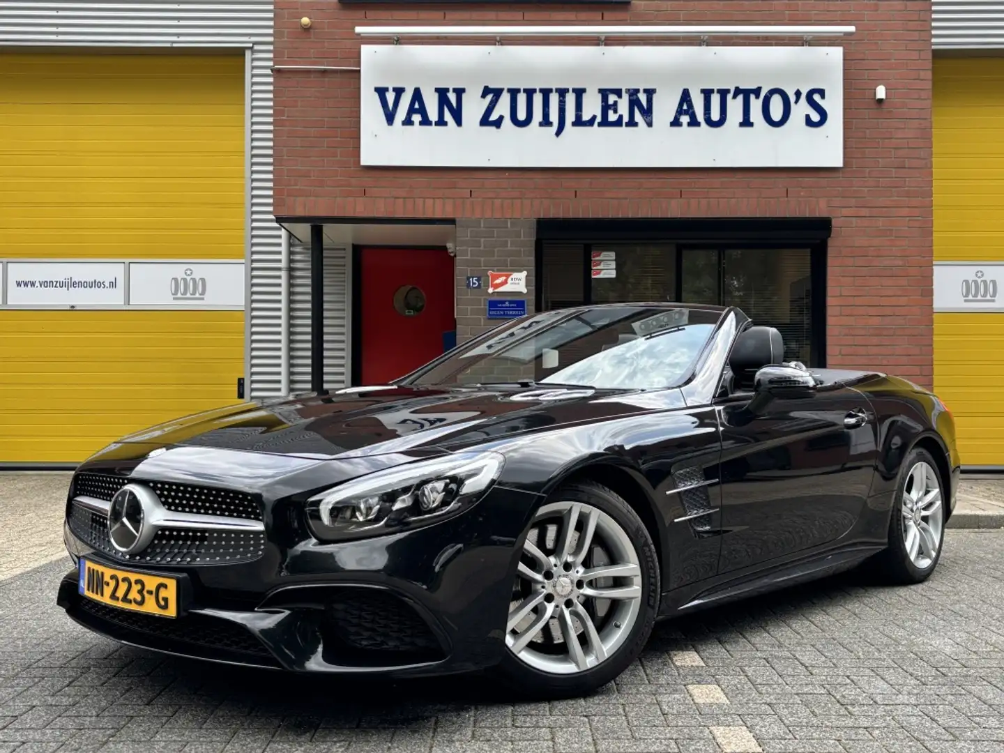 Mercedes-Benz SL 400 AMG MY17 Panorama Distronic Memory Airscarf Harman Zwart - 1