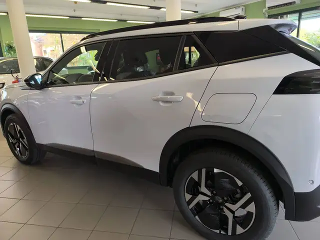 Peugeot 2008 view 7