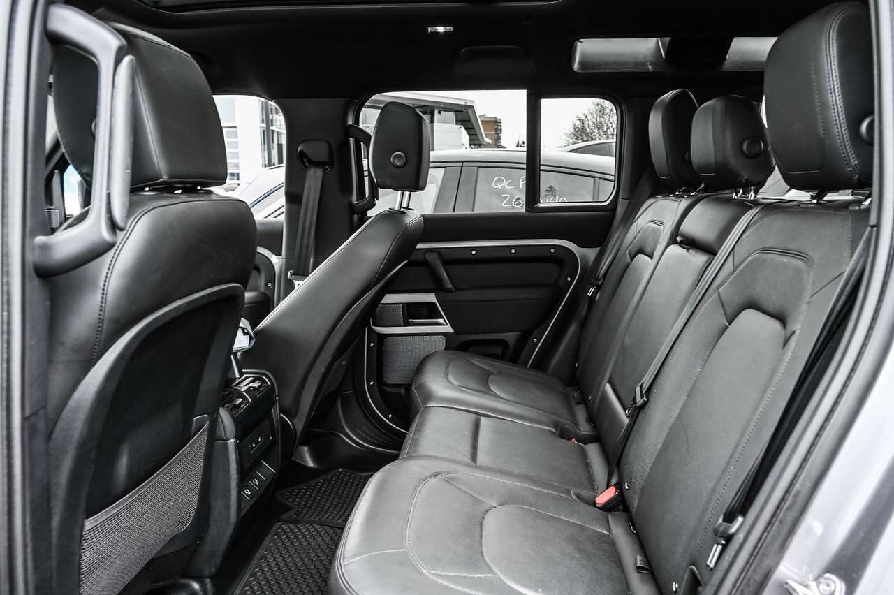 2023 Land Rover Defender 110 P300 S thumb 20