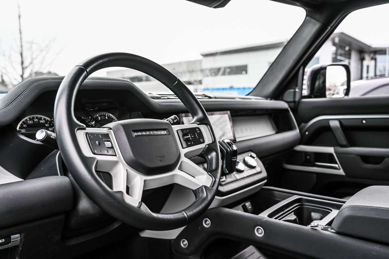 2023 Land Rover Defender 110 P300 S thumb 10