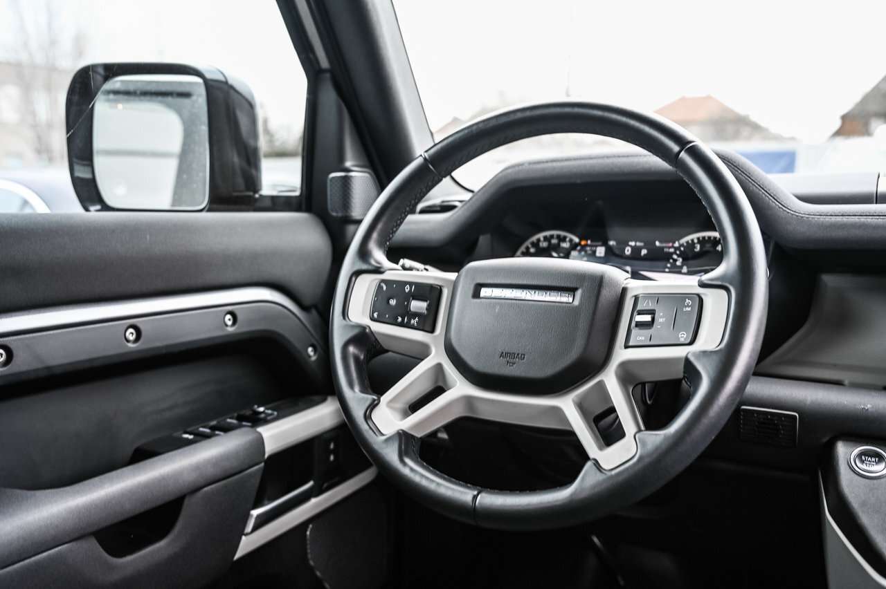 2023 Land Rover Defender 110 P300 S thumb 23