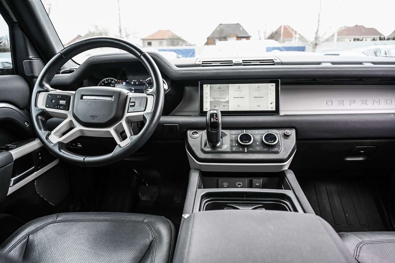 2023 Land Rover Defender 110 P300 S thumb 22