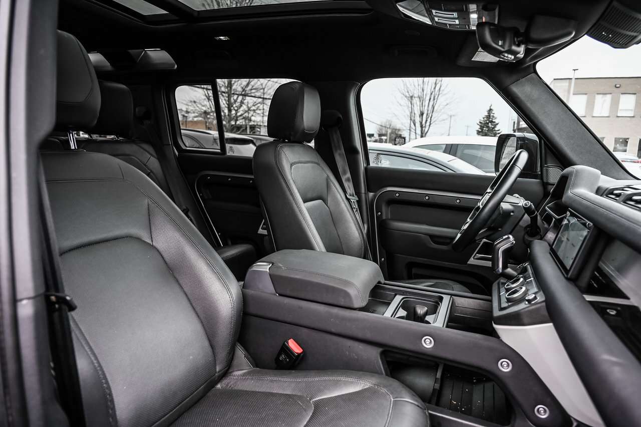 2023 Land Rover Defender 110 P300 S thumb 26