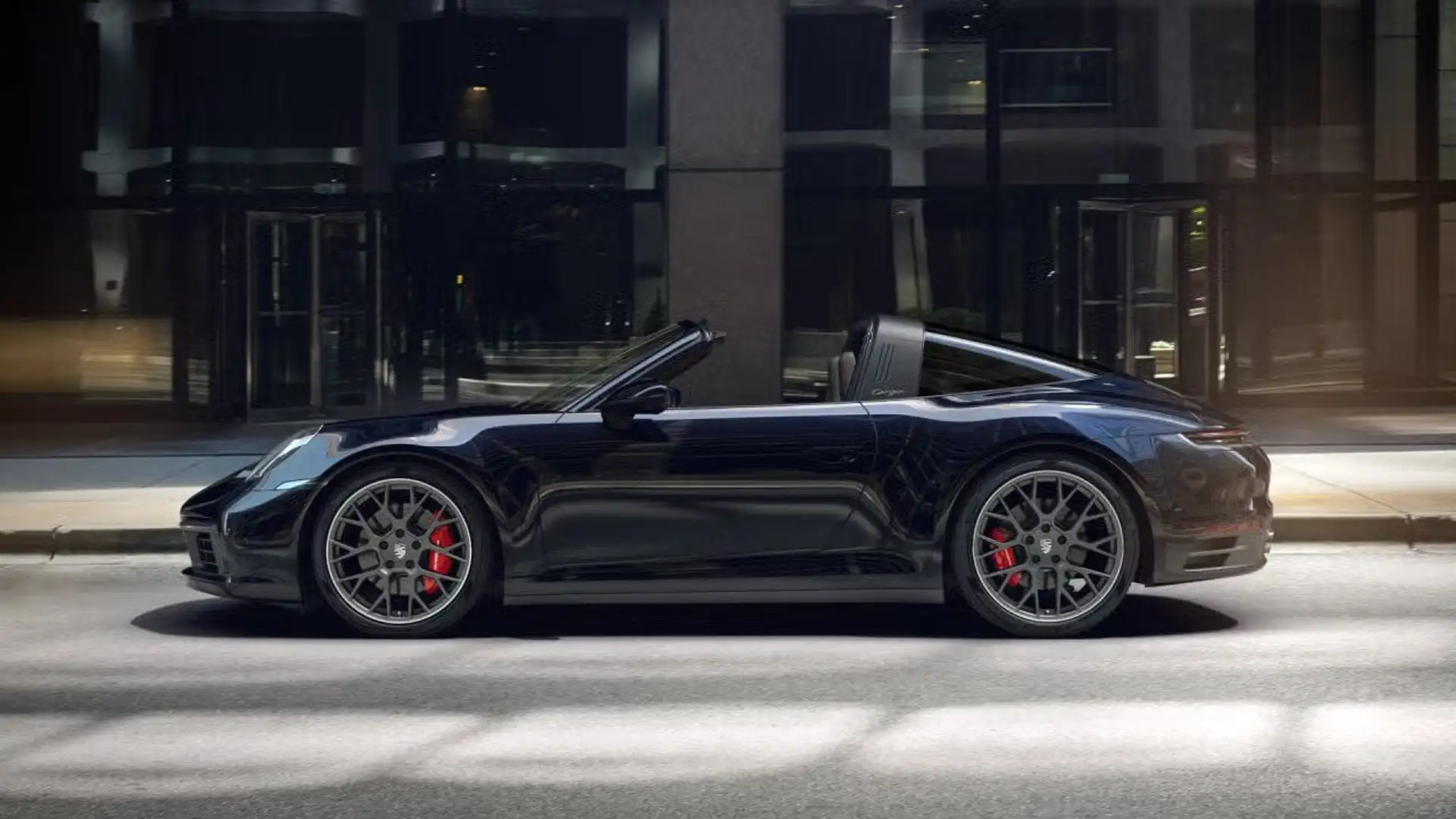 Porsche 992 Targa 4S Blau - 2