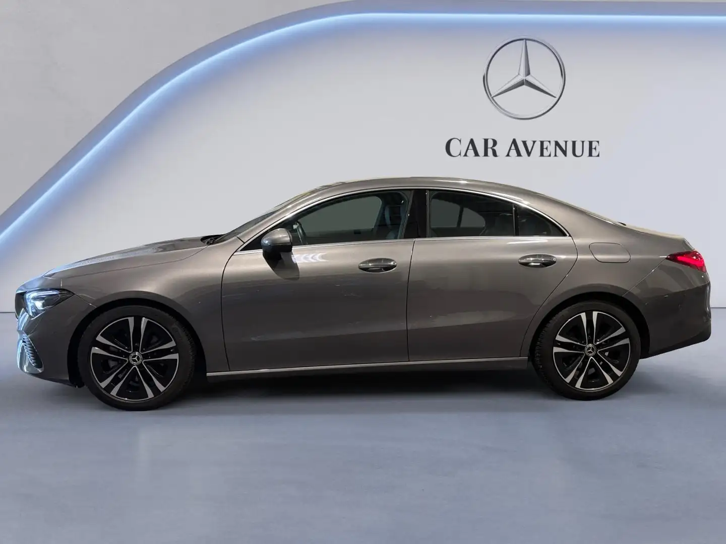 Mercedes-Benz CLA 180 d Coupé Grau - 2