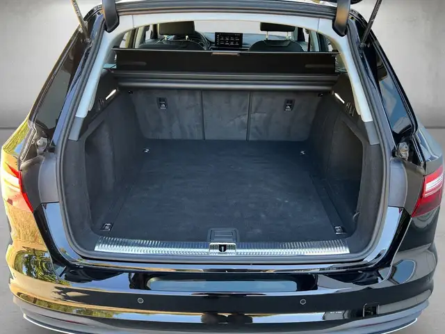 Audi A4 view 5