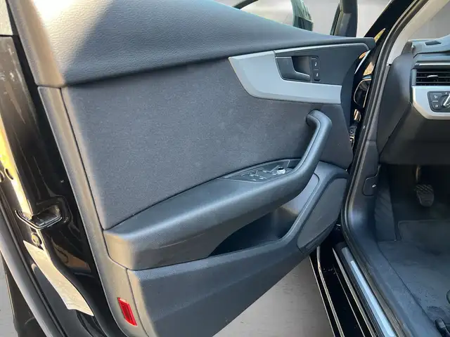 Audi A4 view 6