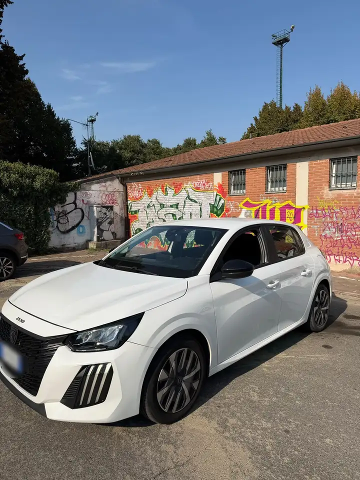 Peugeot 208